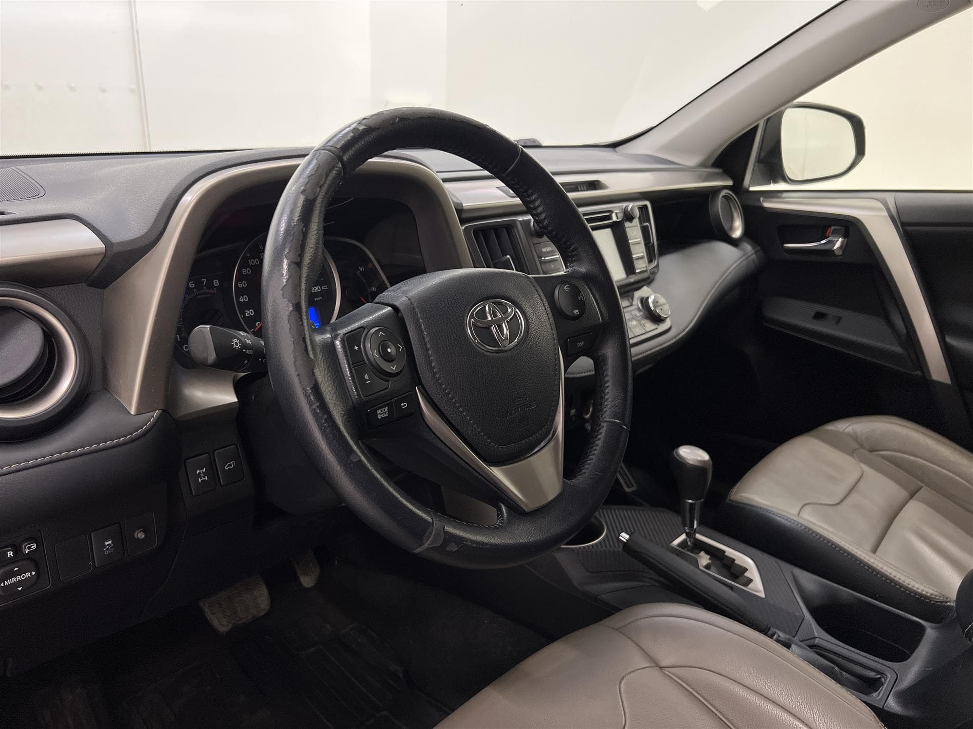 Toyota RAV4 2.0 AWD 152hk M&K-Värmare Drag B-Kam Navi 