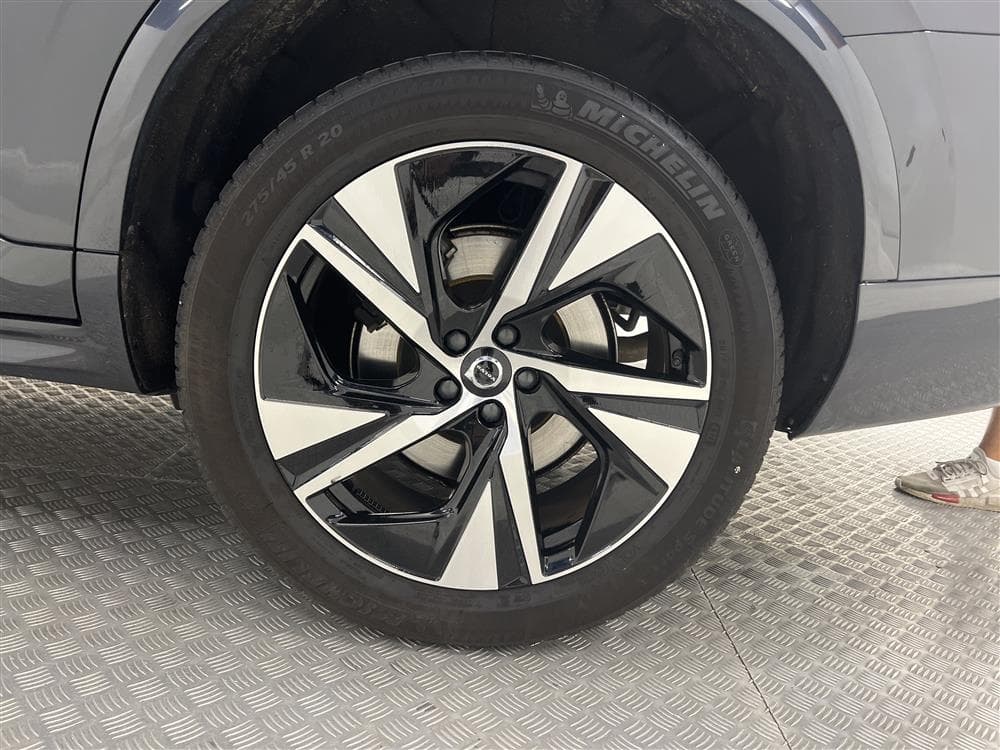Volvo XC90 B5 235hk AWD R-Design 7-Sits D-Värm VOC Pano H/Kinteriör