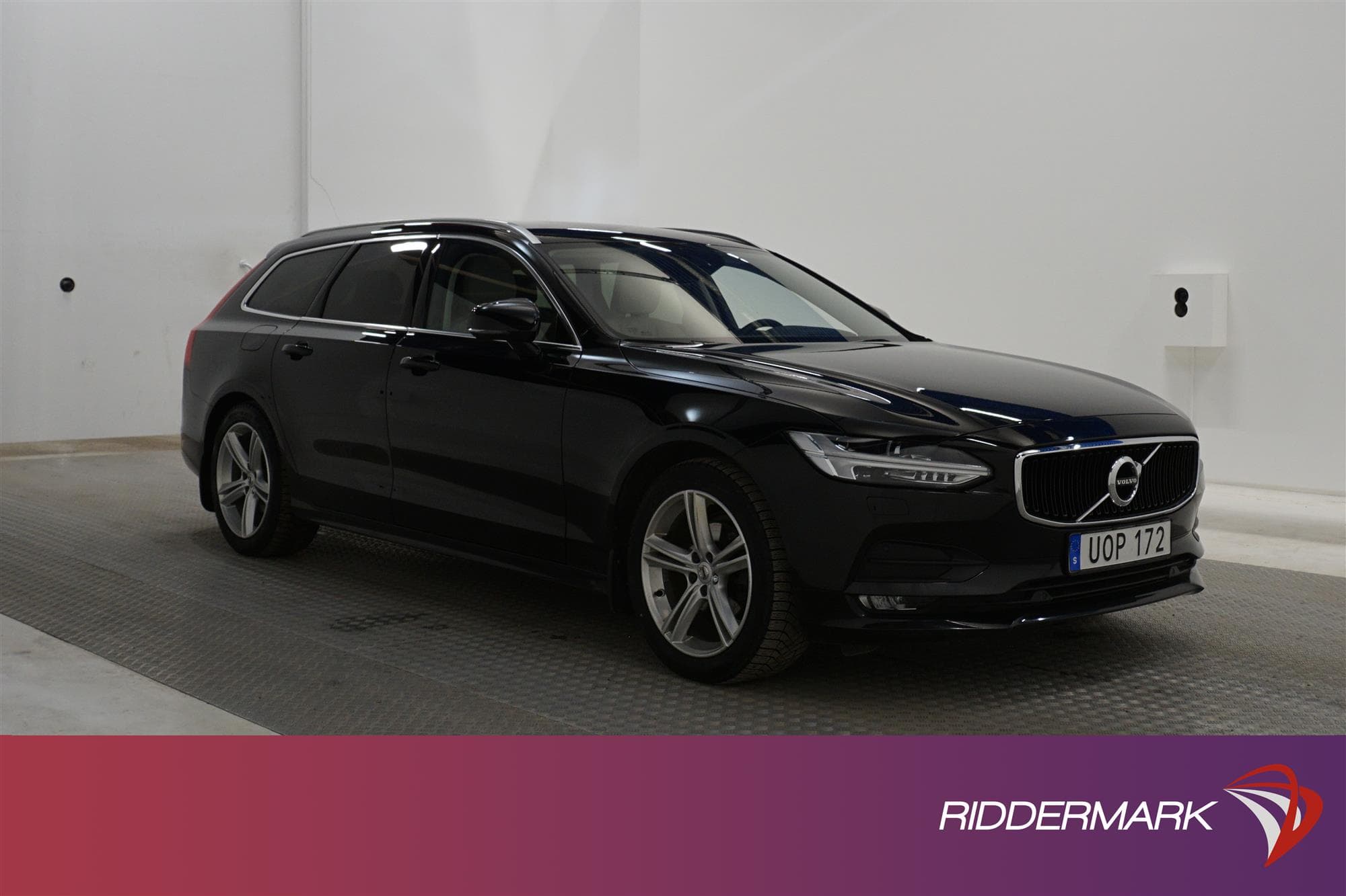 Volvo V90 D3 AWD 150hk Momentum Advanced VOC D-Värm Drag