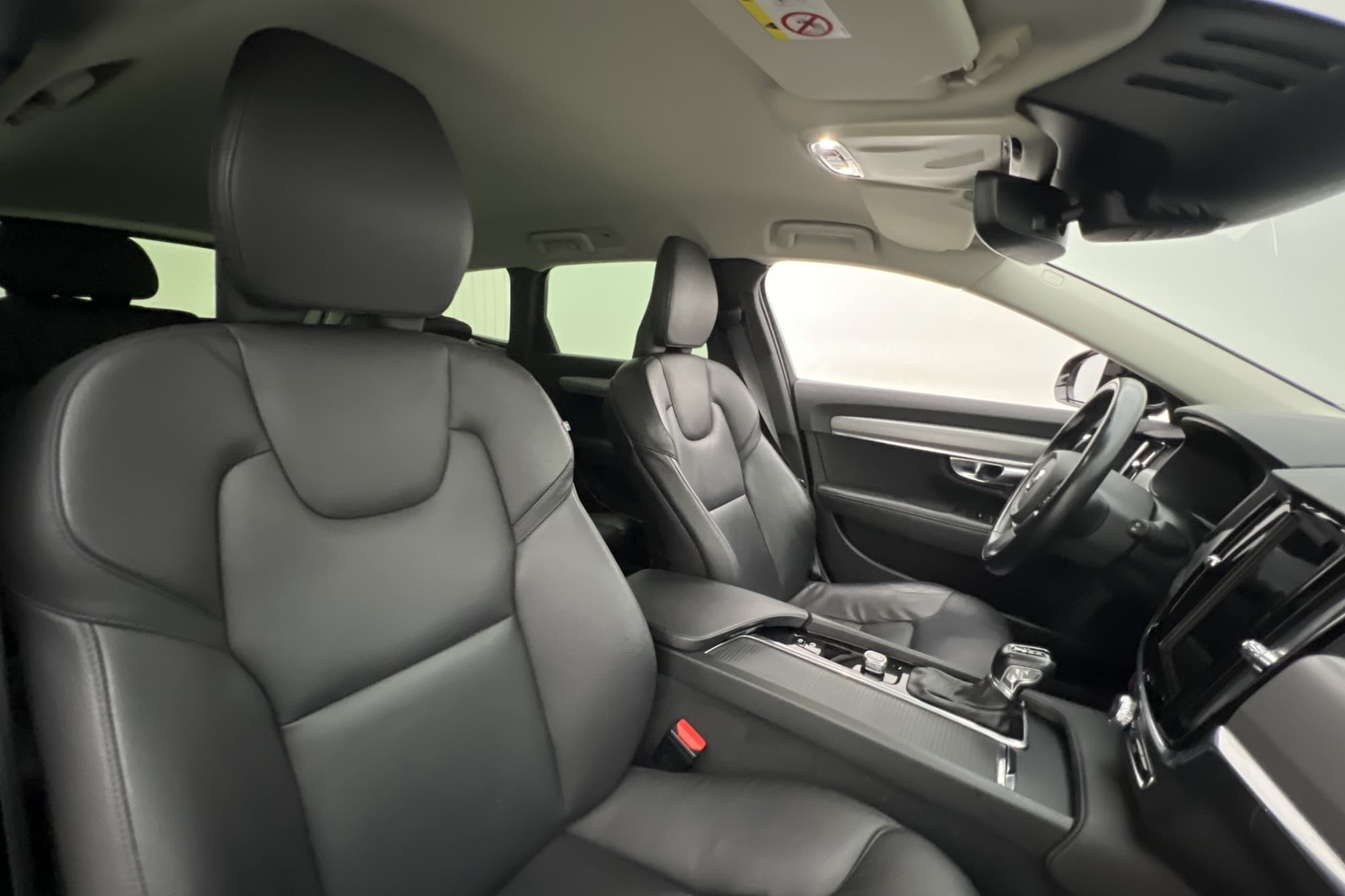 Volvo V90 Momentum VOC Värmare Skinn Rattvärme CarPlay