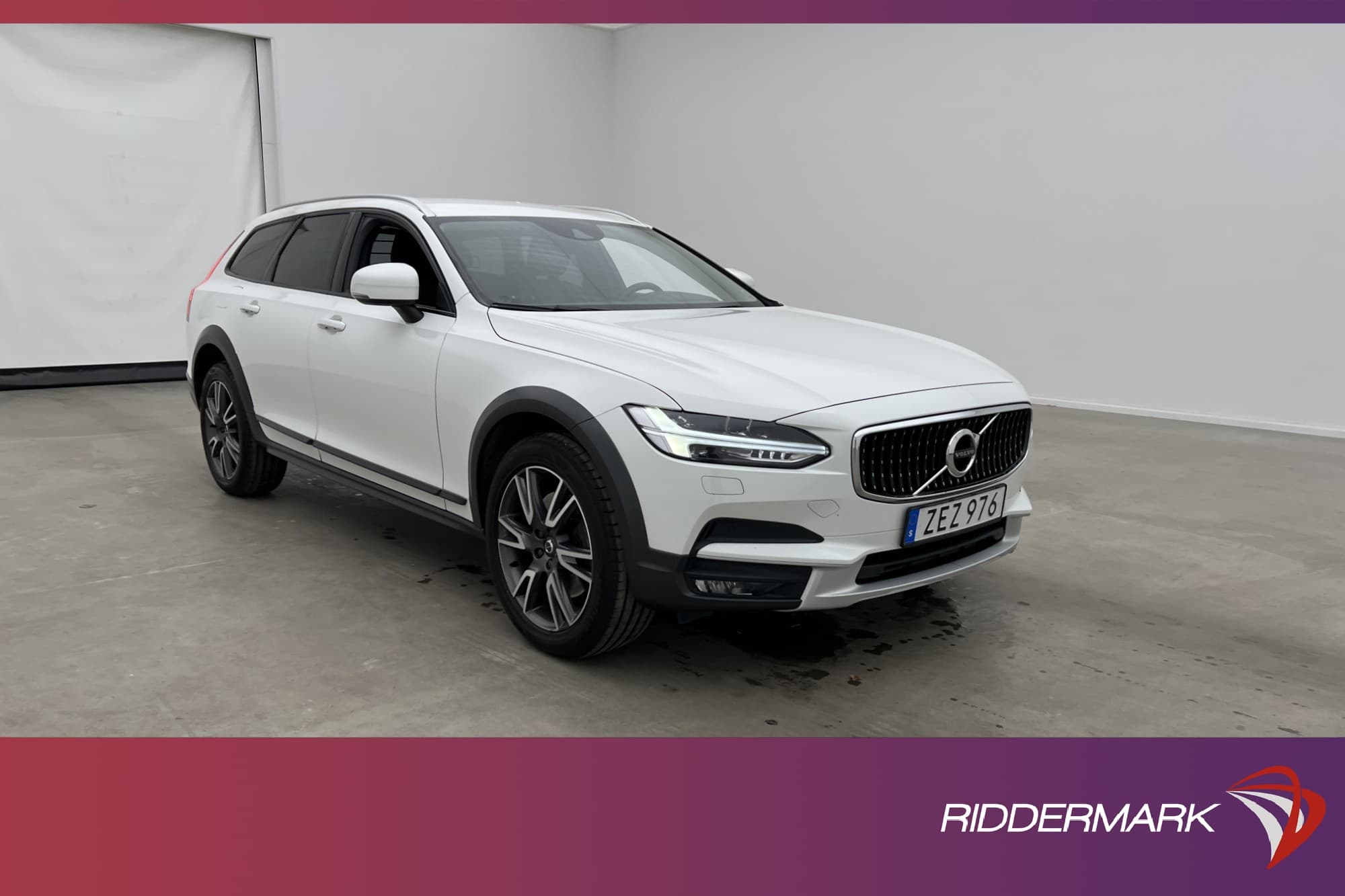 Volvo V90 Cross Country D4 AWD Plus