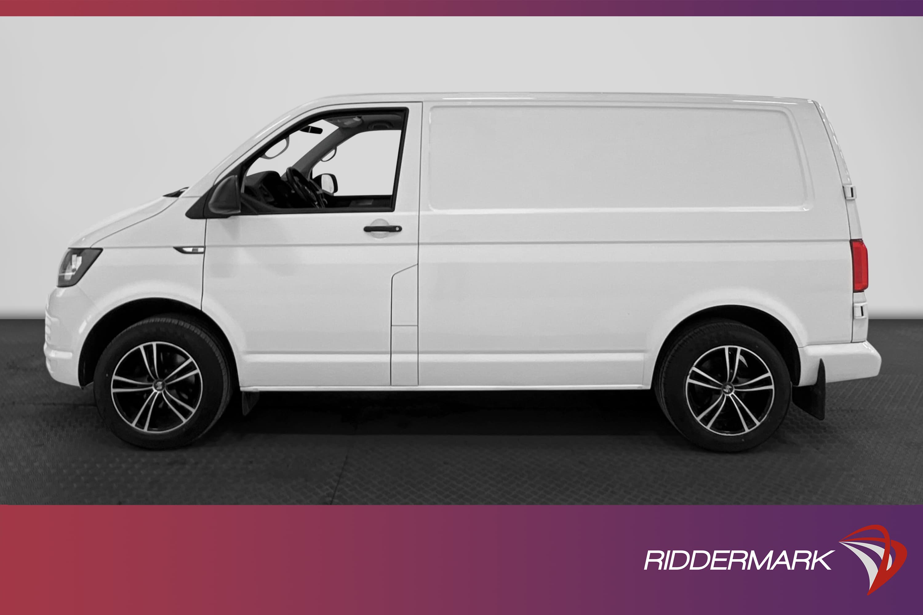 Volkswagen Transporter 2.0TDI M/K Värmare Dragkrok PDC