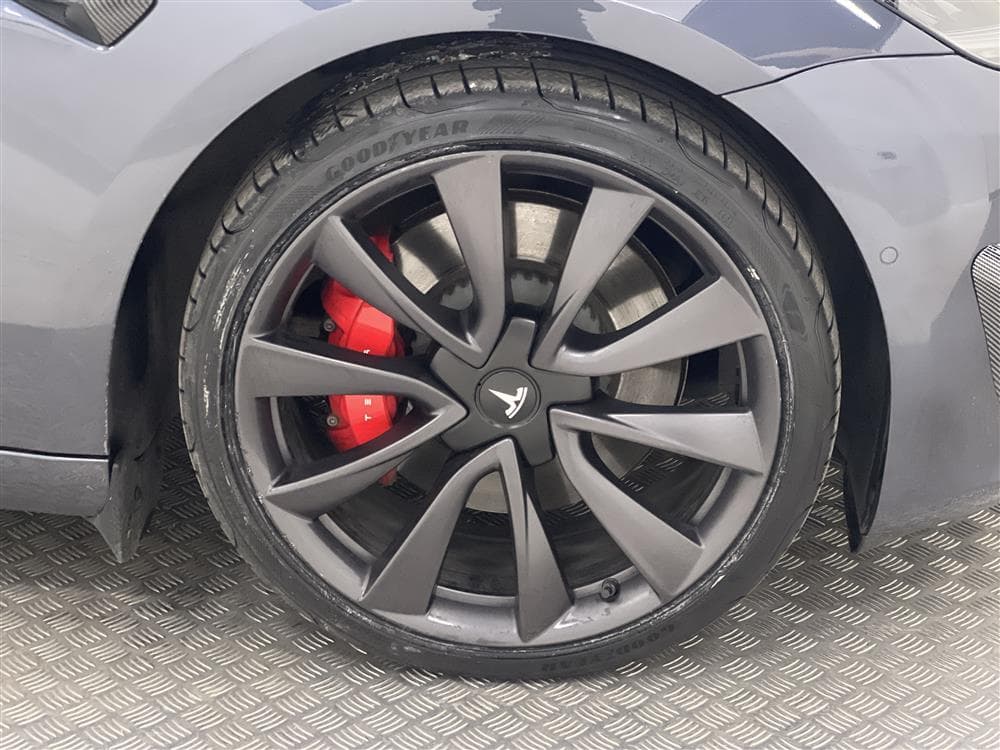 Tesla Model 3 Performance AWD 510hk Svensksåld Premiuminteriör