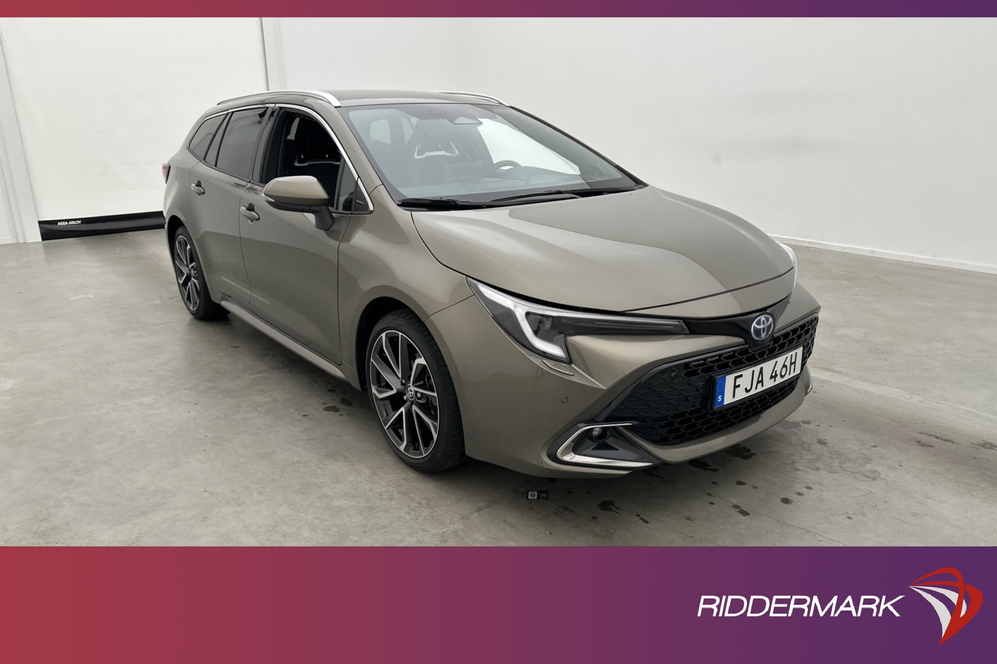 Toyota Corolla Touring Hybrid 140hk
