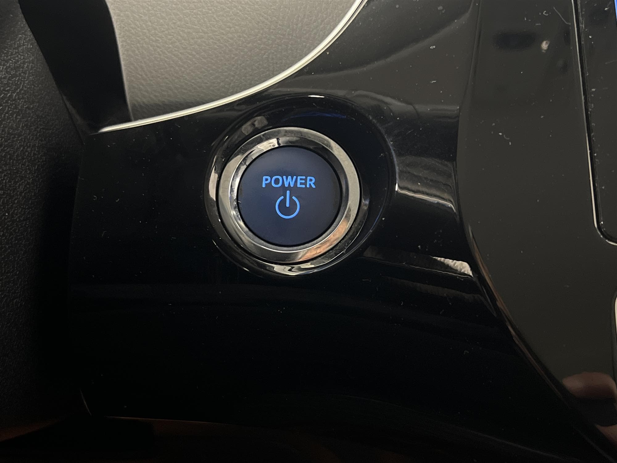 Toyota Prius Hybrid CVT 122hk HUD B-Kam Låg Skatt