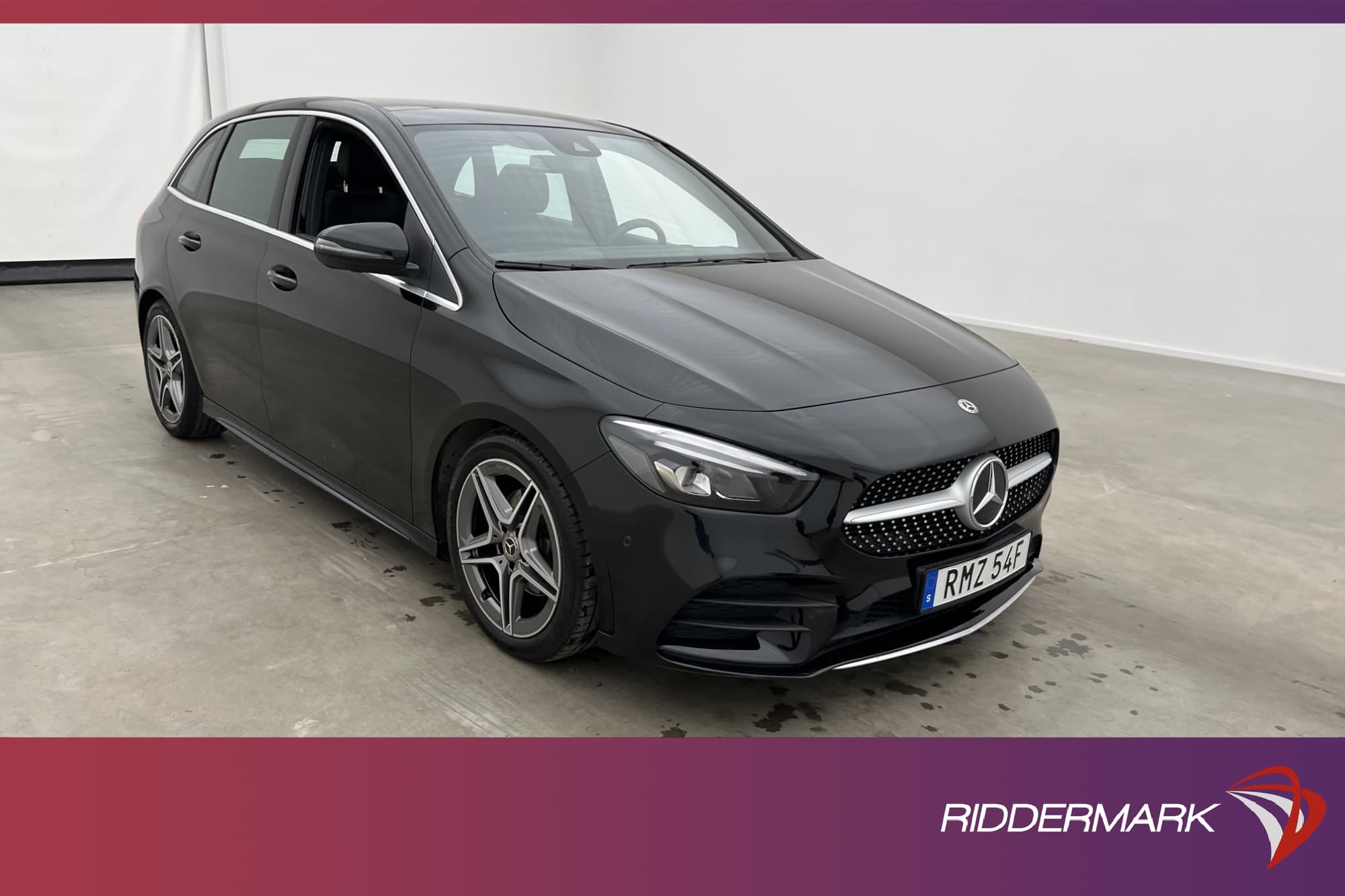 Mercedes-Benz B 180 136hk AMG Sport Pano Kamera Drag Navi