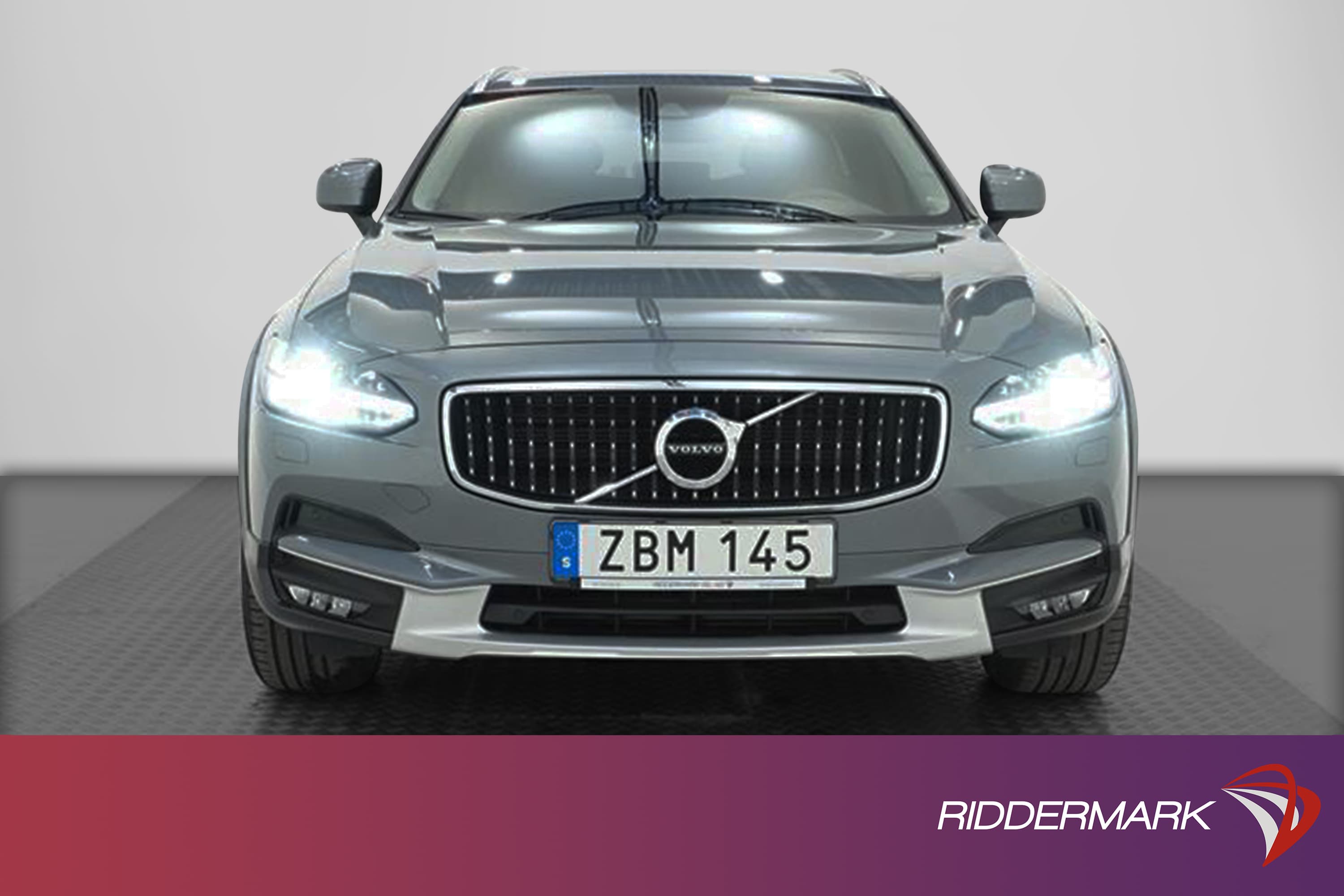 Volvo V90 D4 Cross Country AWD 190hk VOC Värmare Kamera Dragexteriör