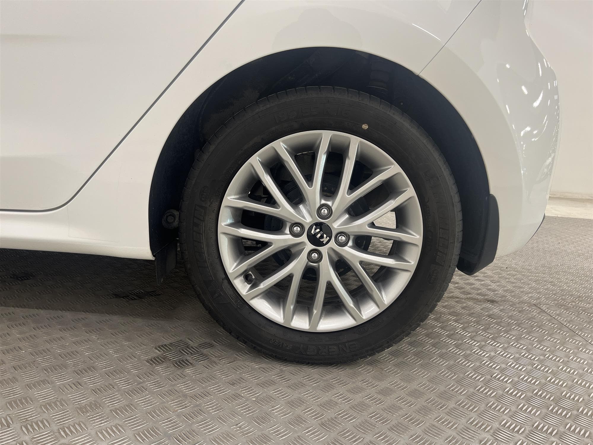 Kia Rio 1.2 84hk M&K-Värmare B-Kamera 712kr Skatt 0,51L/mil