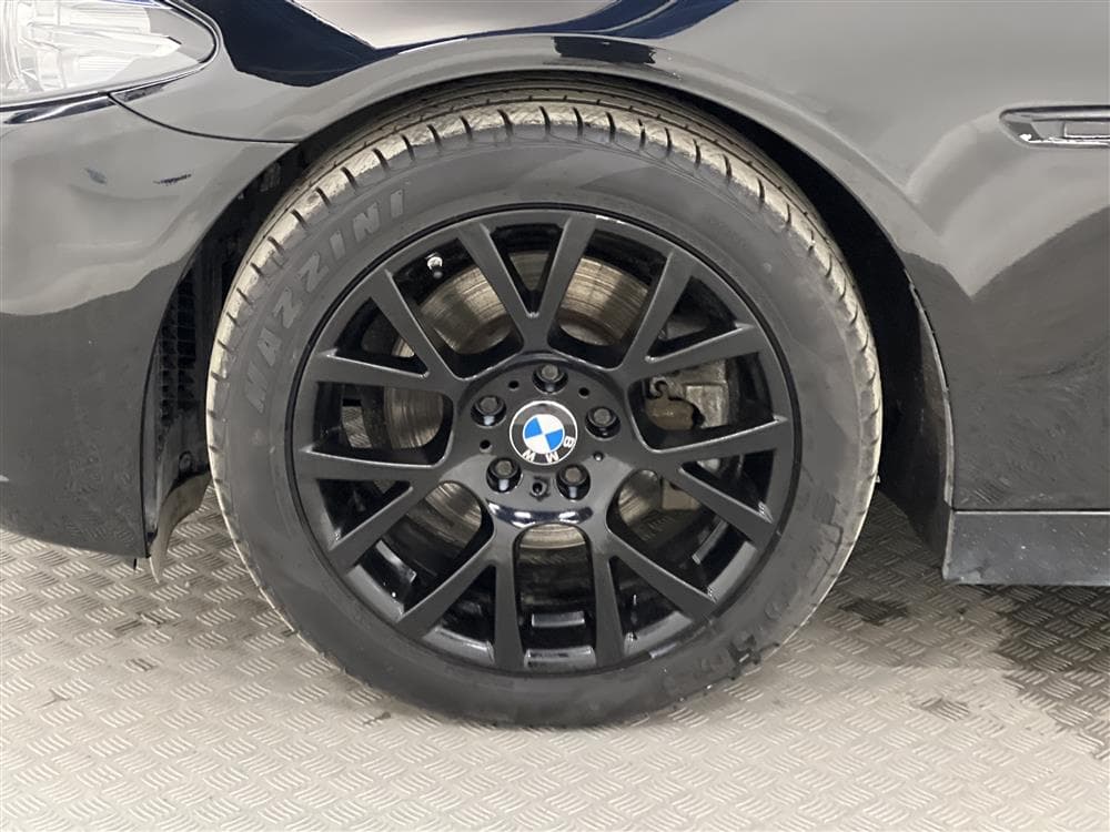 BMW 520d xDrive 184hk Luxury Line Navi Skinn Keylessinteriör