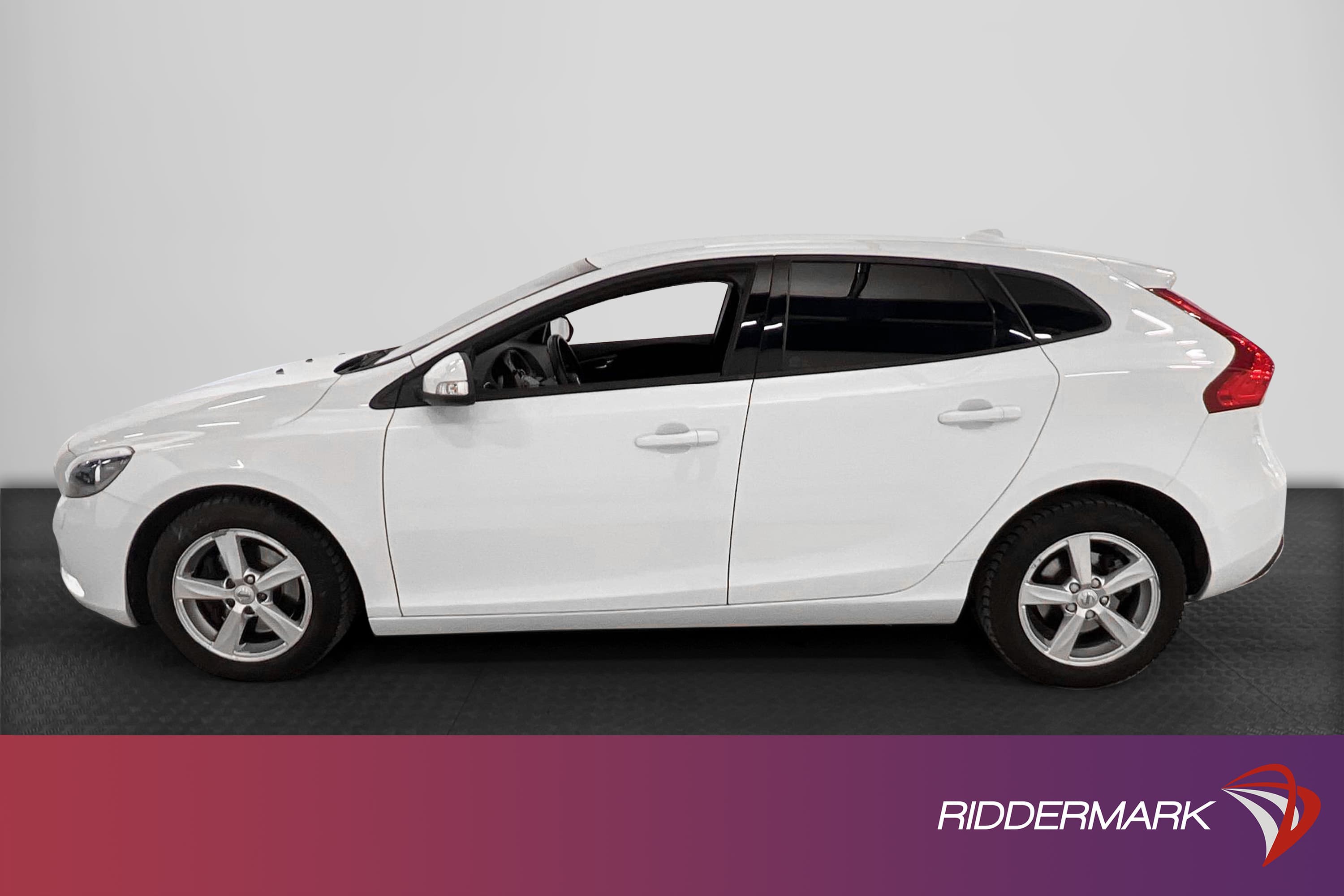 Volvo V40 T2 122hk