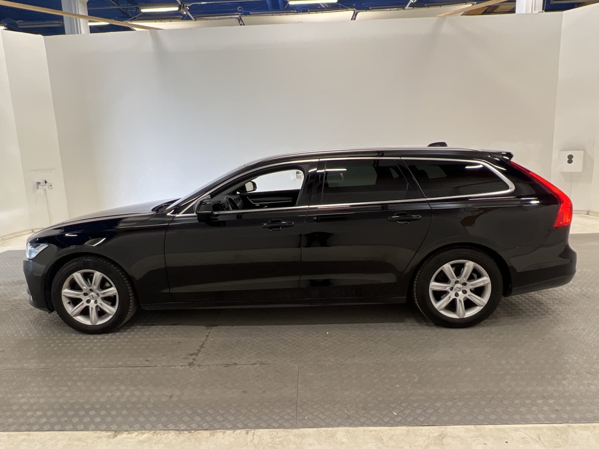 Volvo V90 D4 190 hk Momentum