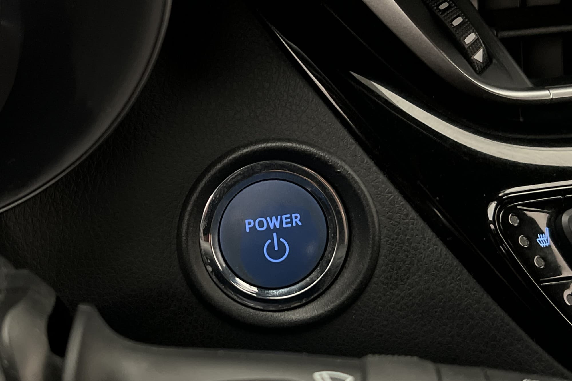 Toyota C-HR Hybrid CVT Active Kamera Farthållare Keyless