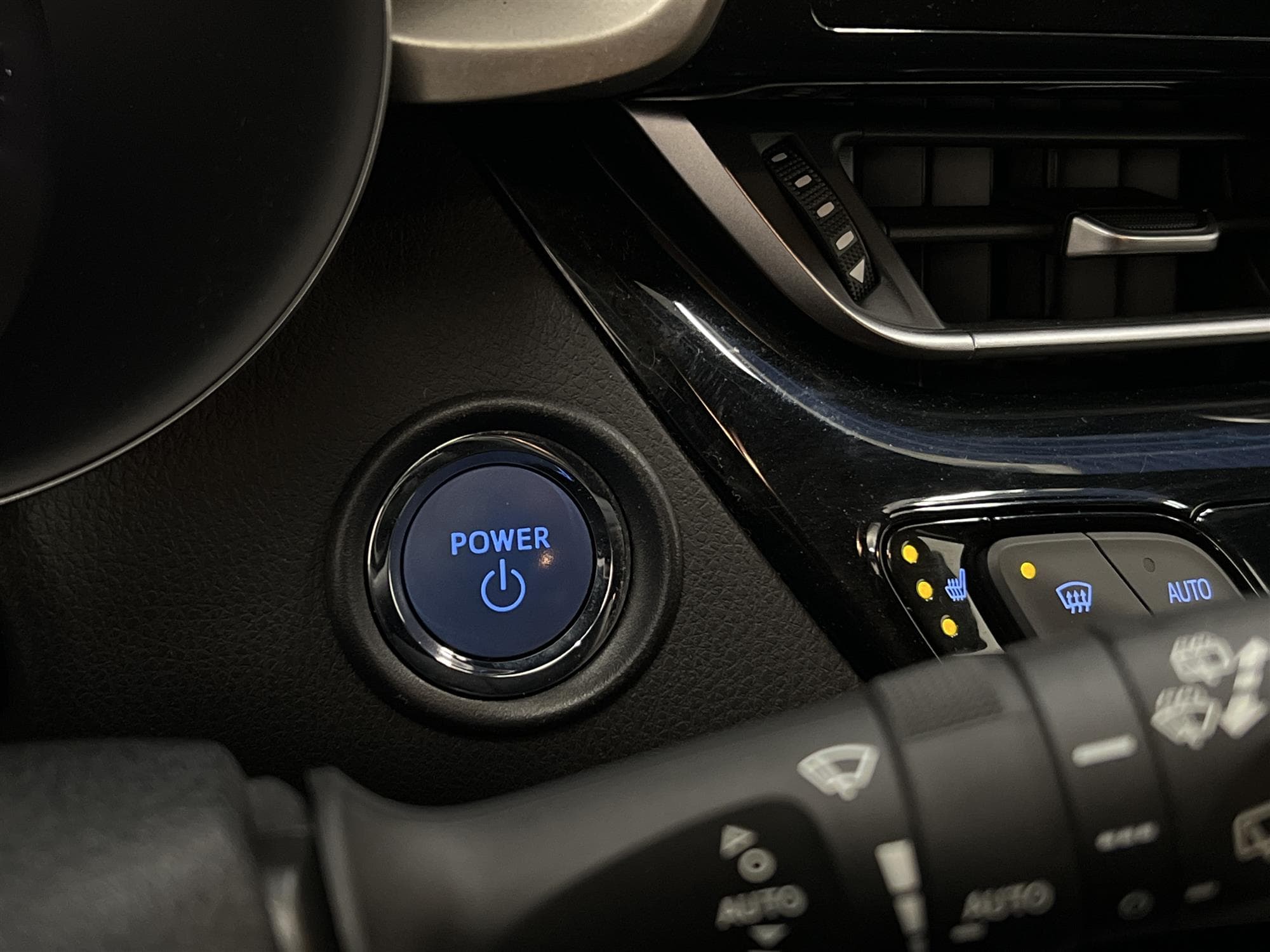 Toyota C-HR Hybrid CVT 122hk Executive Teknikpkt 0,41L/mil