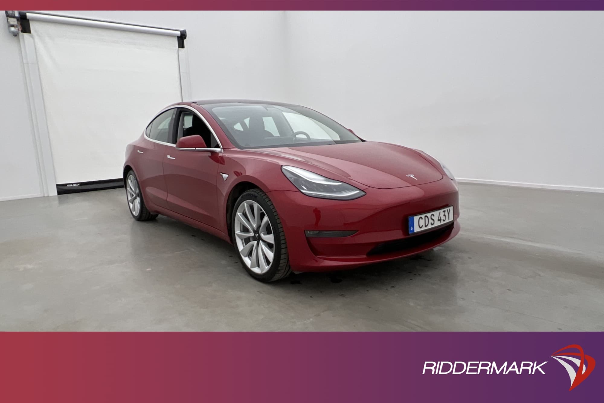 Tesla Model 3 Long Range AWD Svensksåld Autopilot