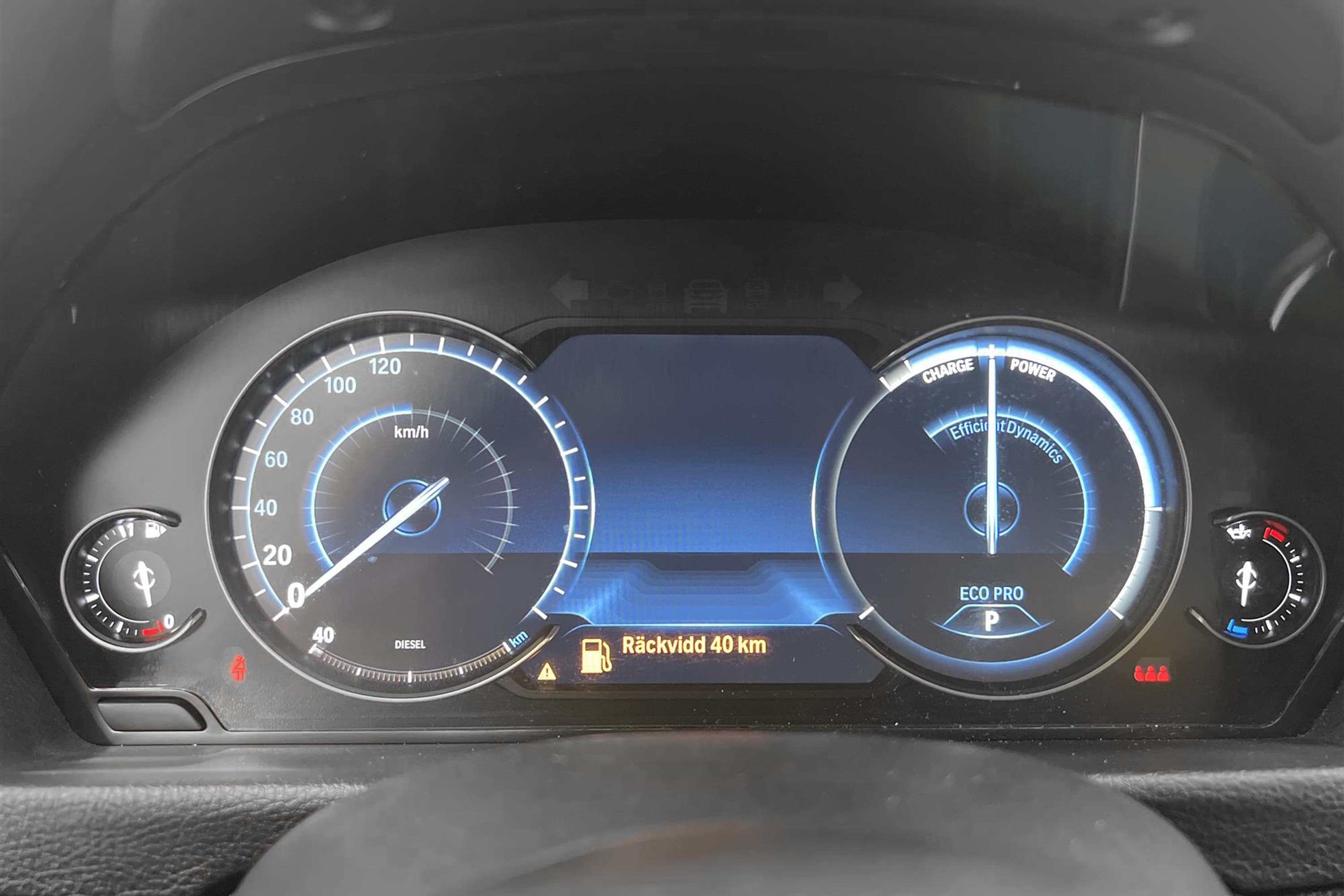BMW 318d 150hk Sport line Cockpit Drag Navi Elstol Med Minne