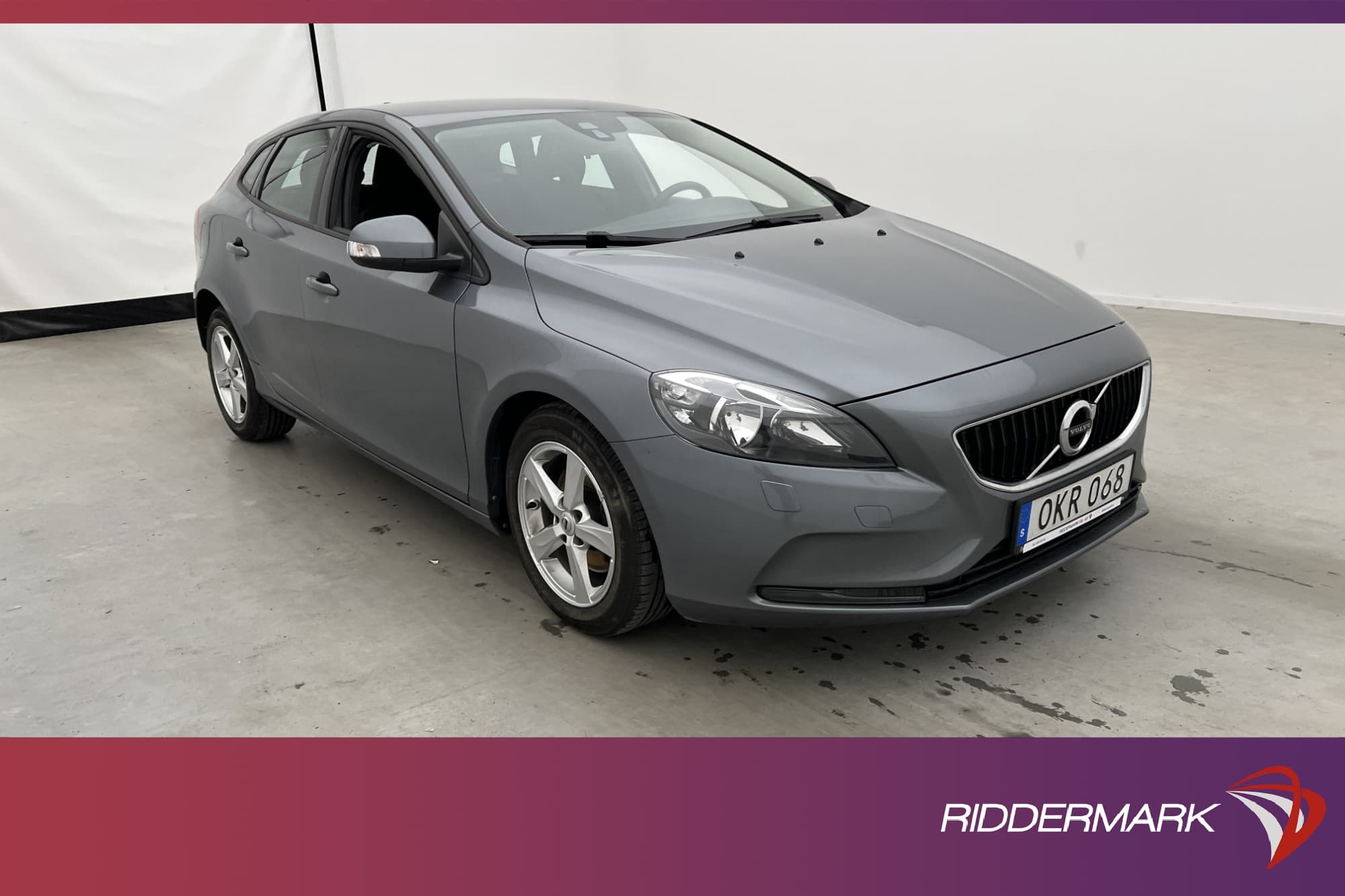 Volvo V40 T2 122hk