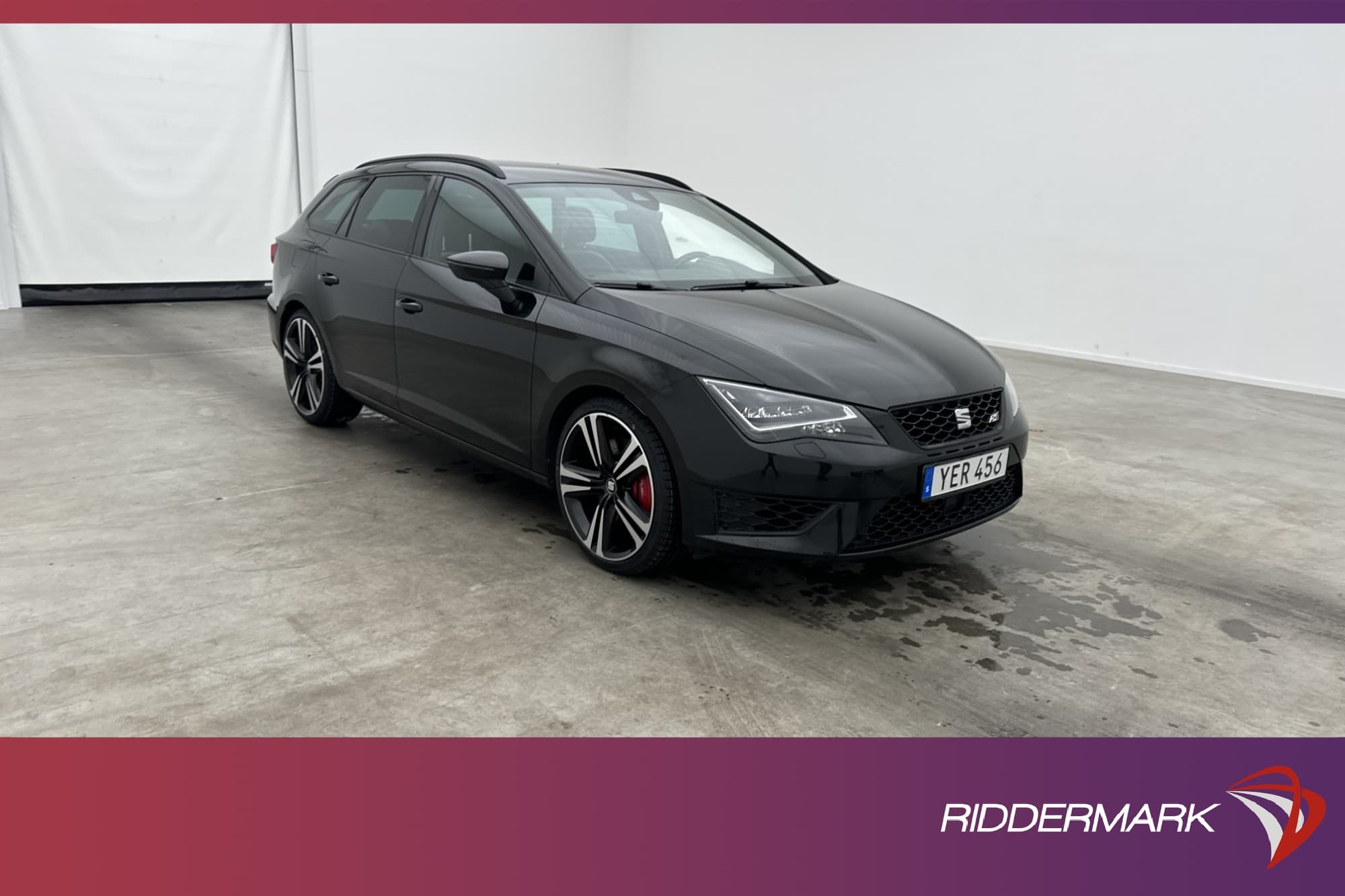 SEAT Leon Cupra ST 290hk Blackline Backkamera Navi CarPlay