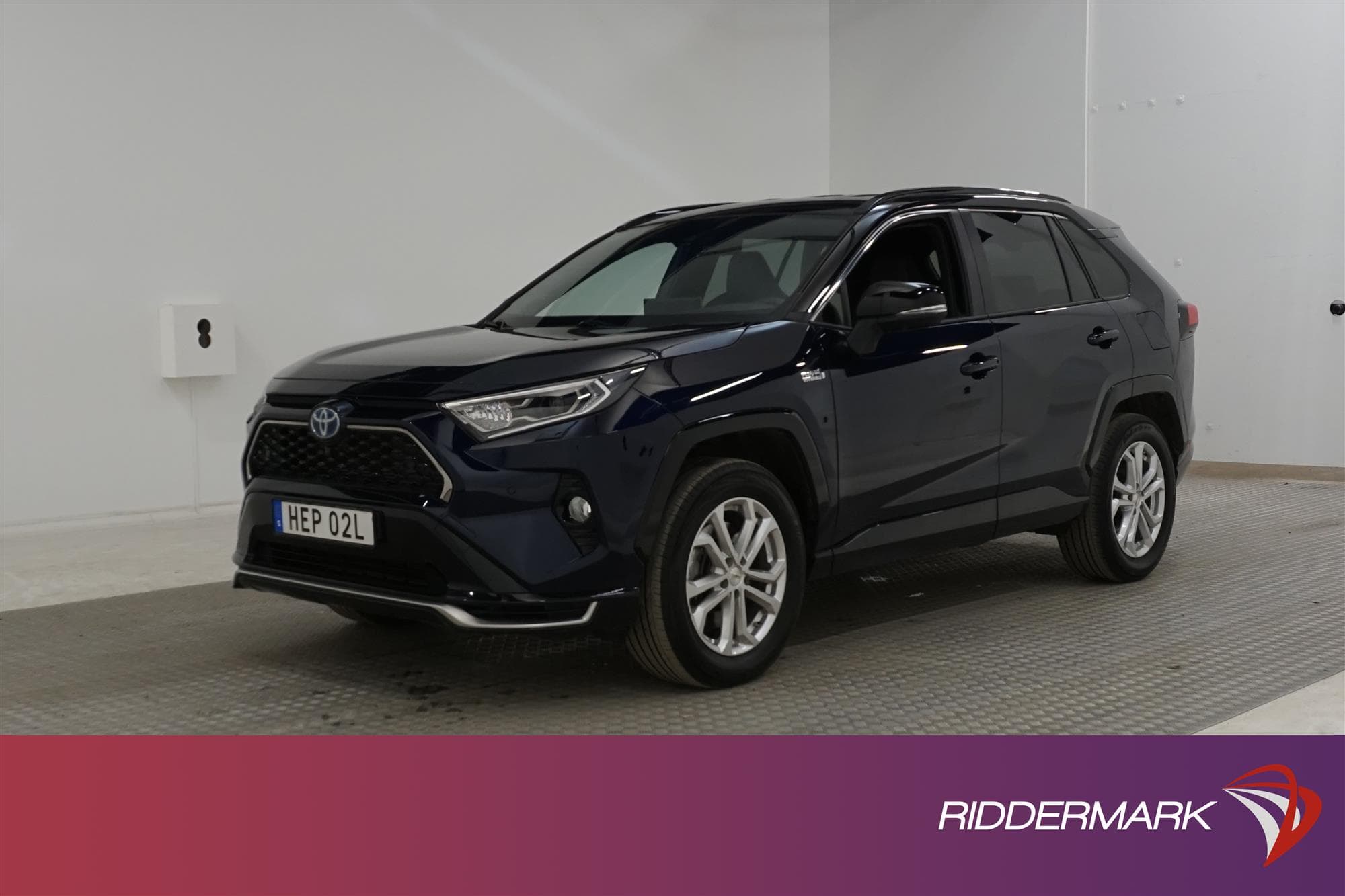 Toyota RAV4 Plug-in 306hk Executive JBL 360° Skinn Drag MOMS