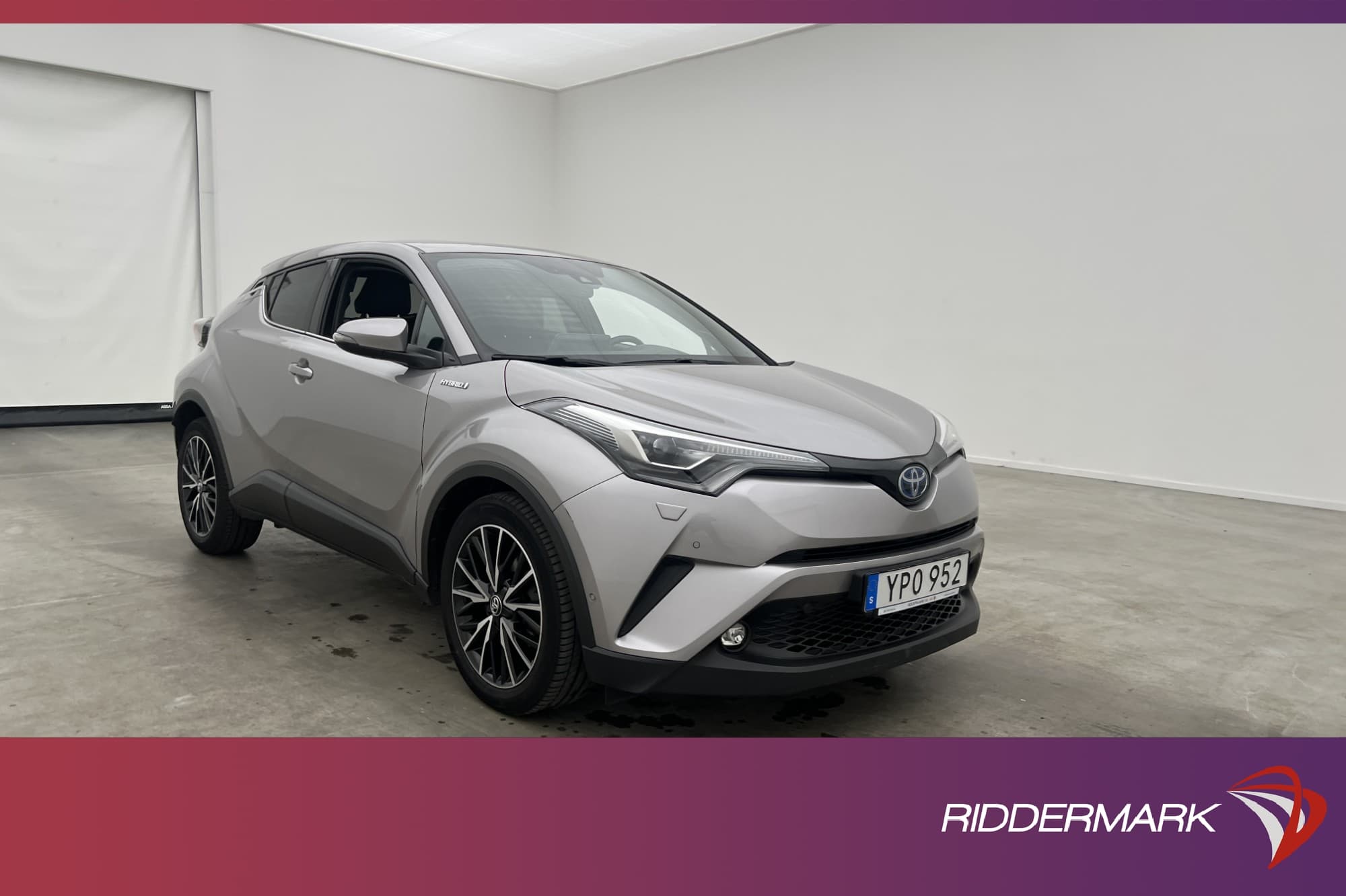 Toyota C-HR Hybrid CVT 122hk