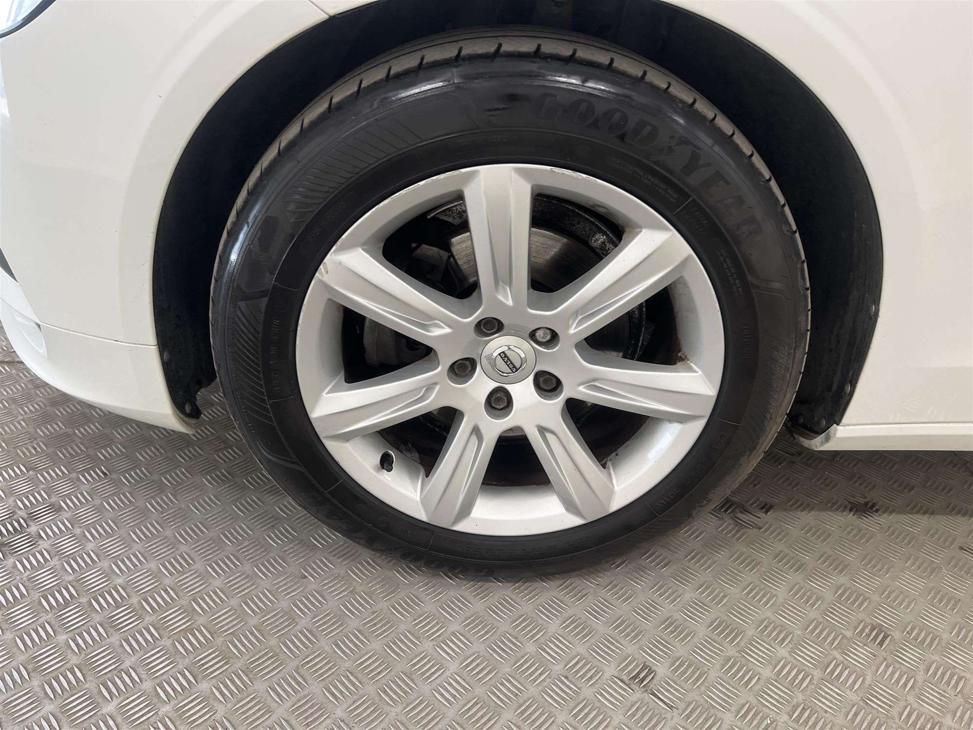 Volvo V90 D3 150hk Kinetic VOC P-värm Drag Välserv 0,64l/mil