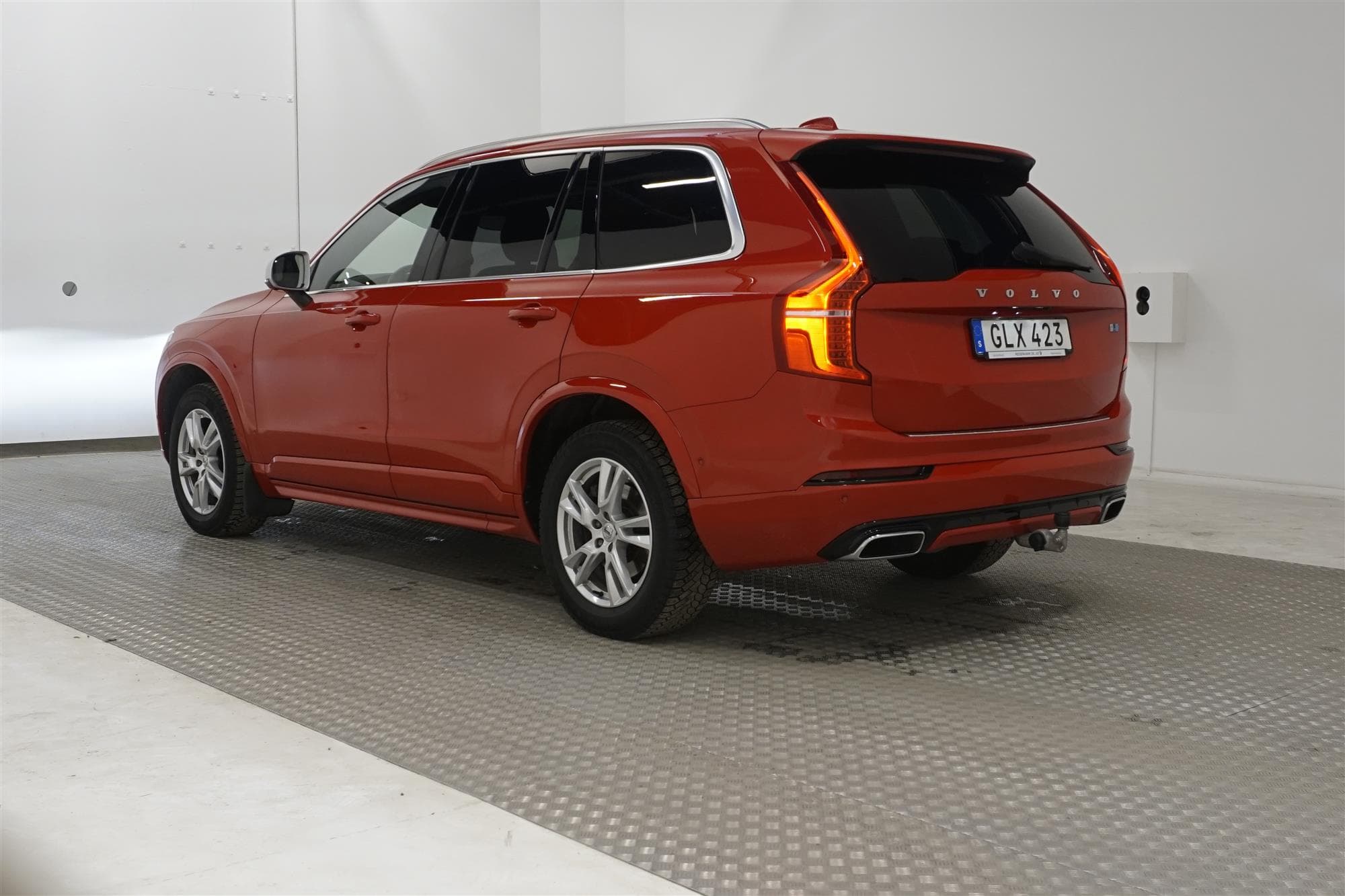 Volvo XC90 D5 AWD 225hk R-Design 7-sits B&W Pano 360° Drag