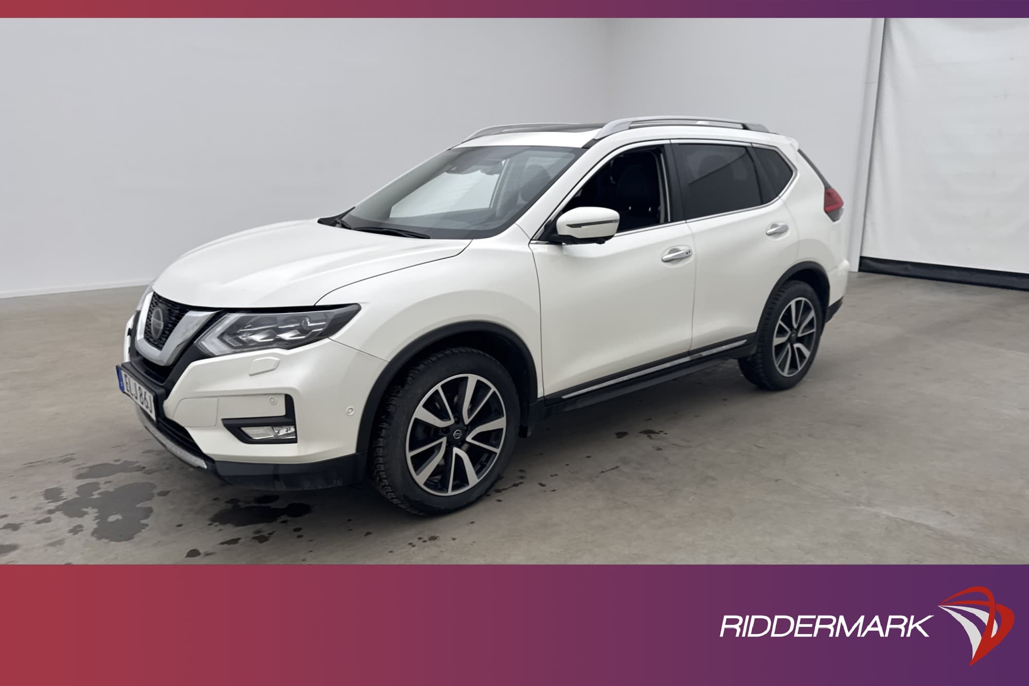 Nissan X-Trail 4WD 150hk Tekna 7-Sits Pano Skinn M&K-Värmare