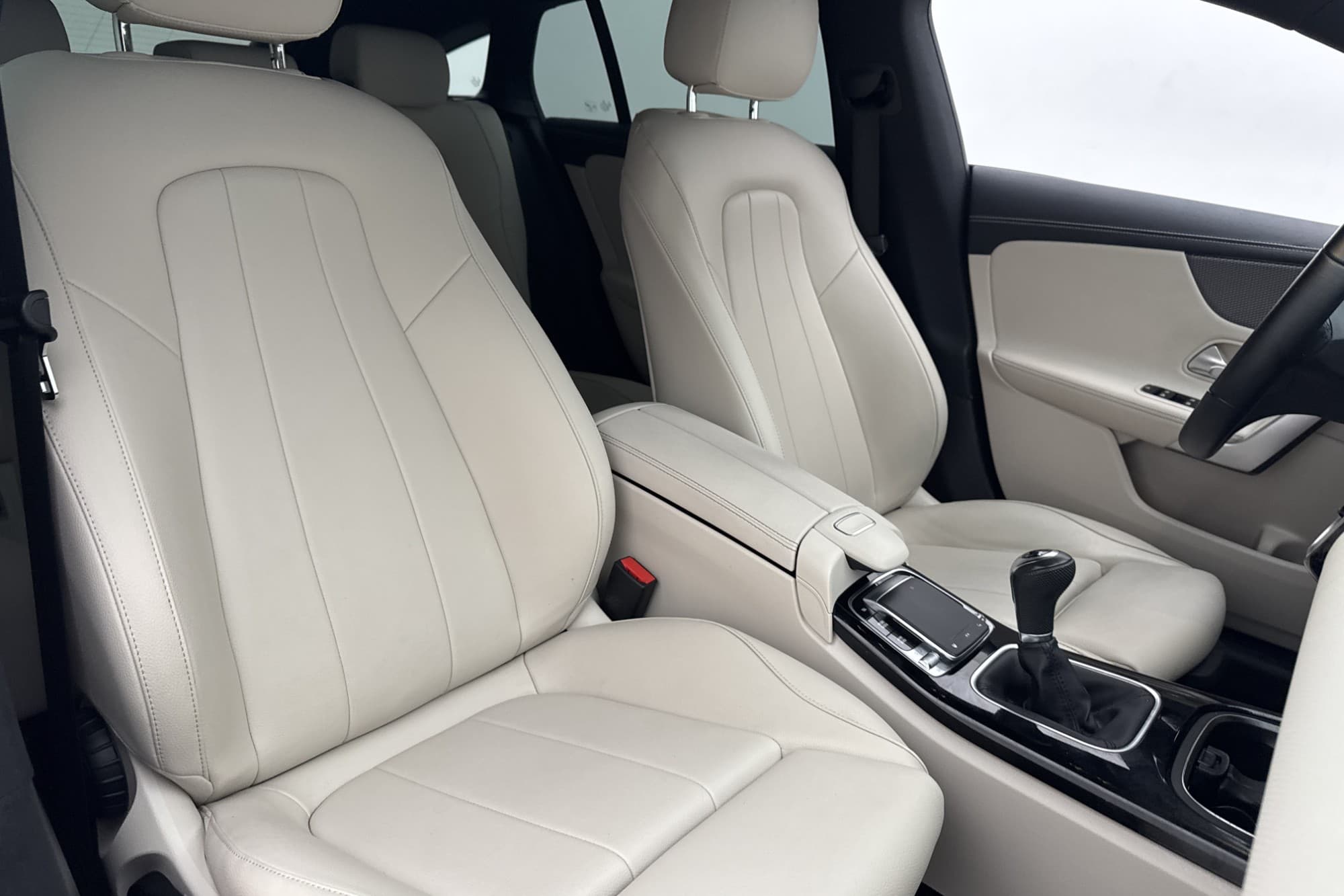 Mercedes-Benz CLA 180 SB Progressive Wide Kamera Navi Skinn