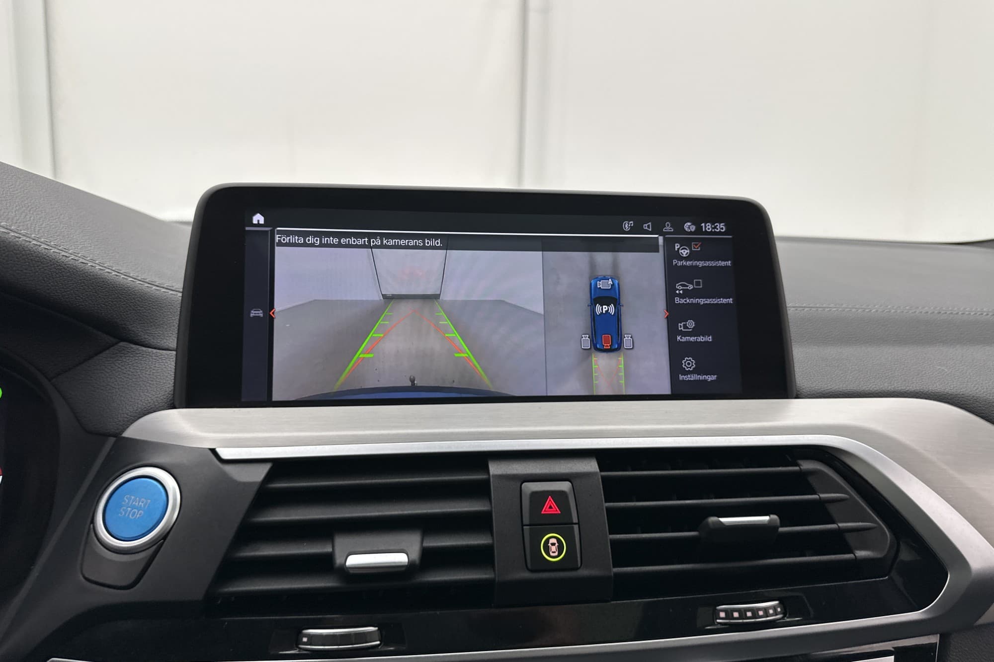 BMW iX3 286hk Panorama Värmare Drag Head up Skinn 360* H/K