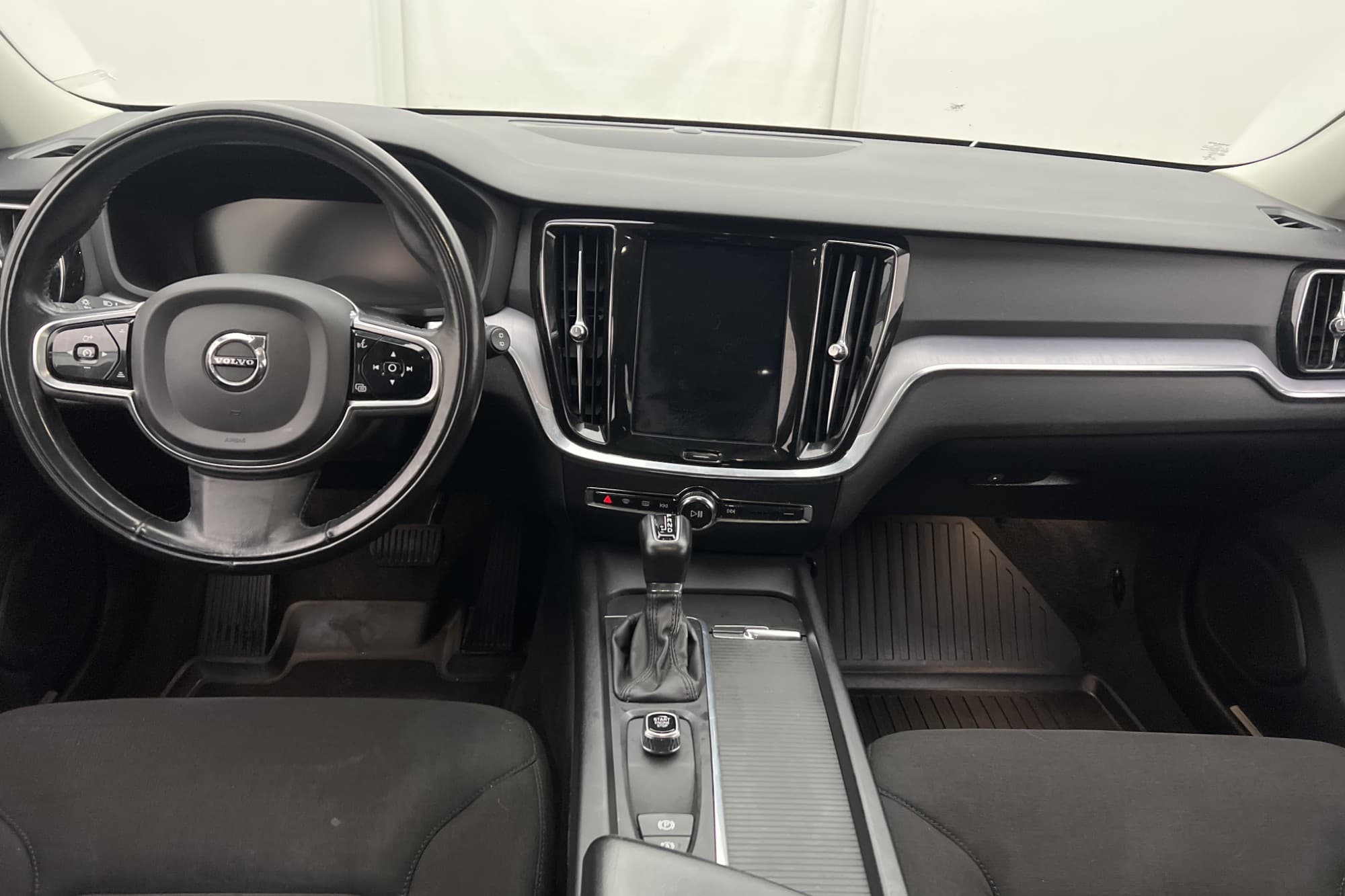 Volvo V60 D3 150hk Advanced VOC Värmare CarPlay Rattvärme