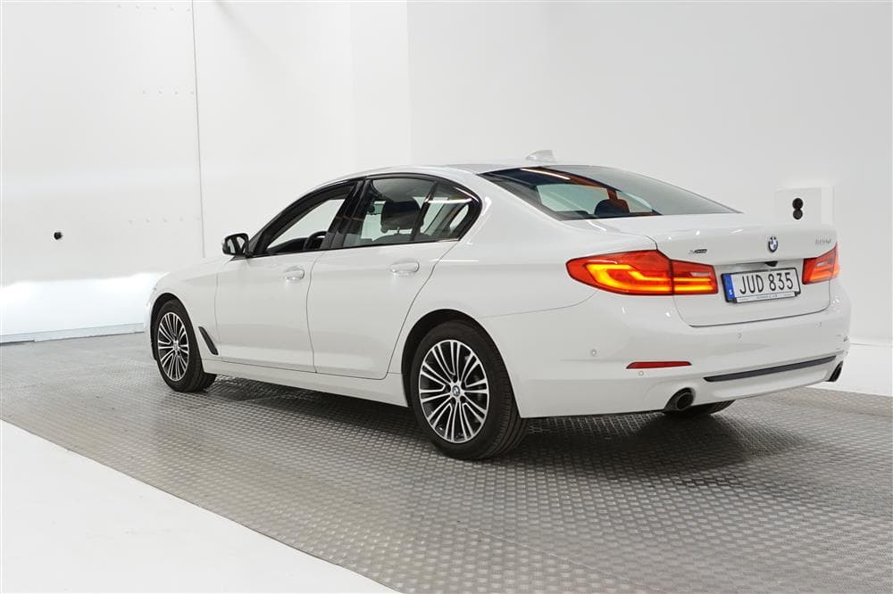BMW 520d xDrive 190hk Sportline Navi B-kam LÅGSKATTexteriör