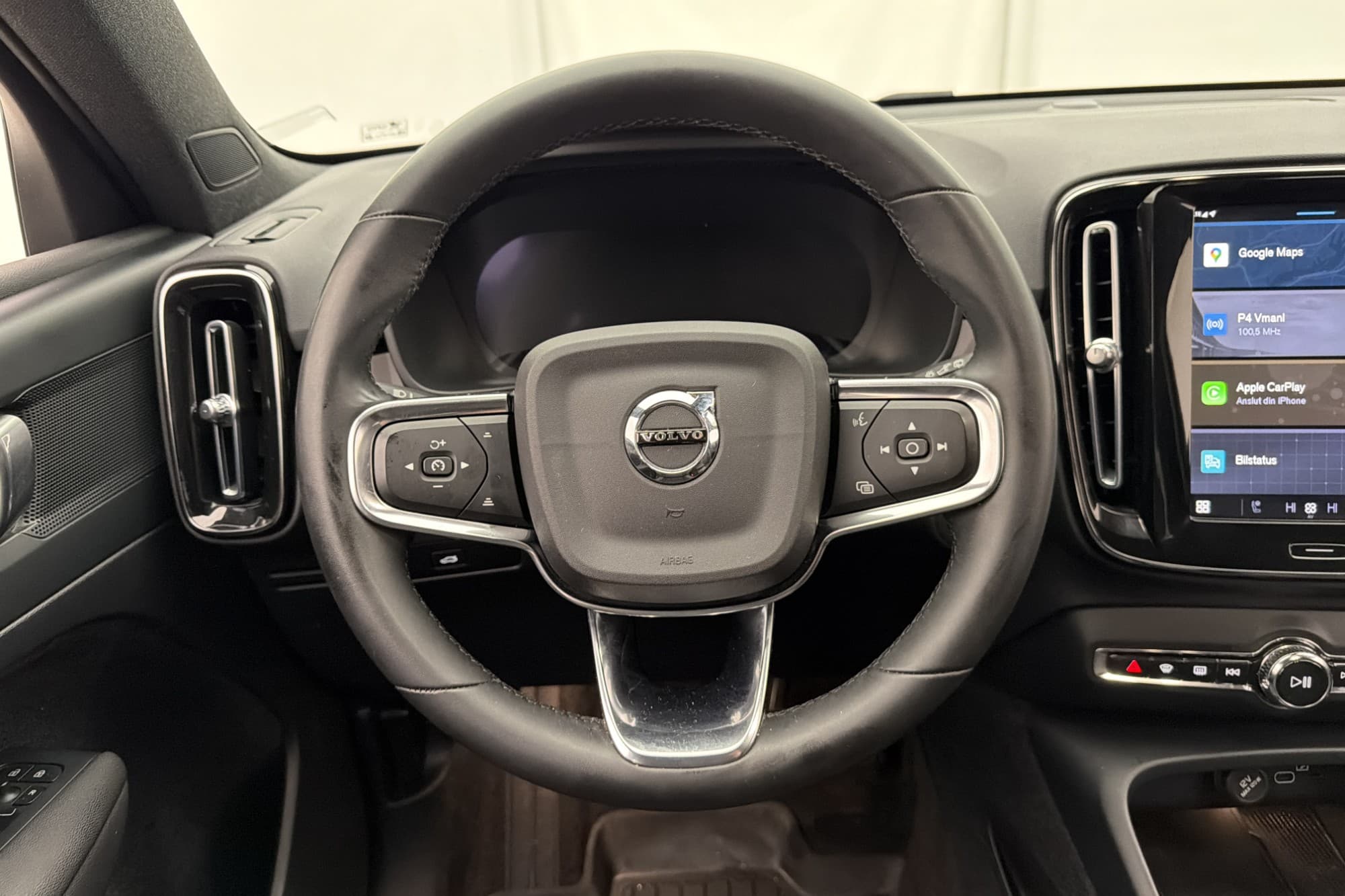 Volvo XC40 Recharge Twin motor 408hk Core Kamera Värm MOMS