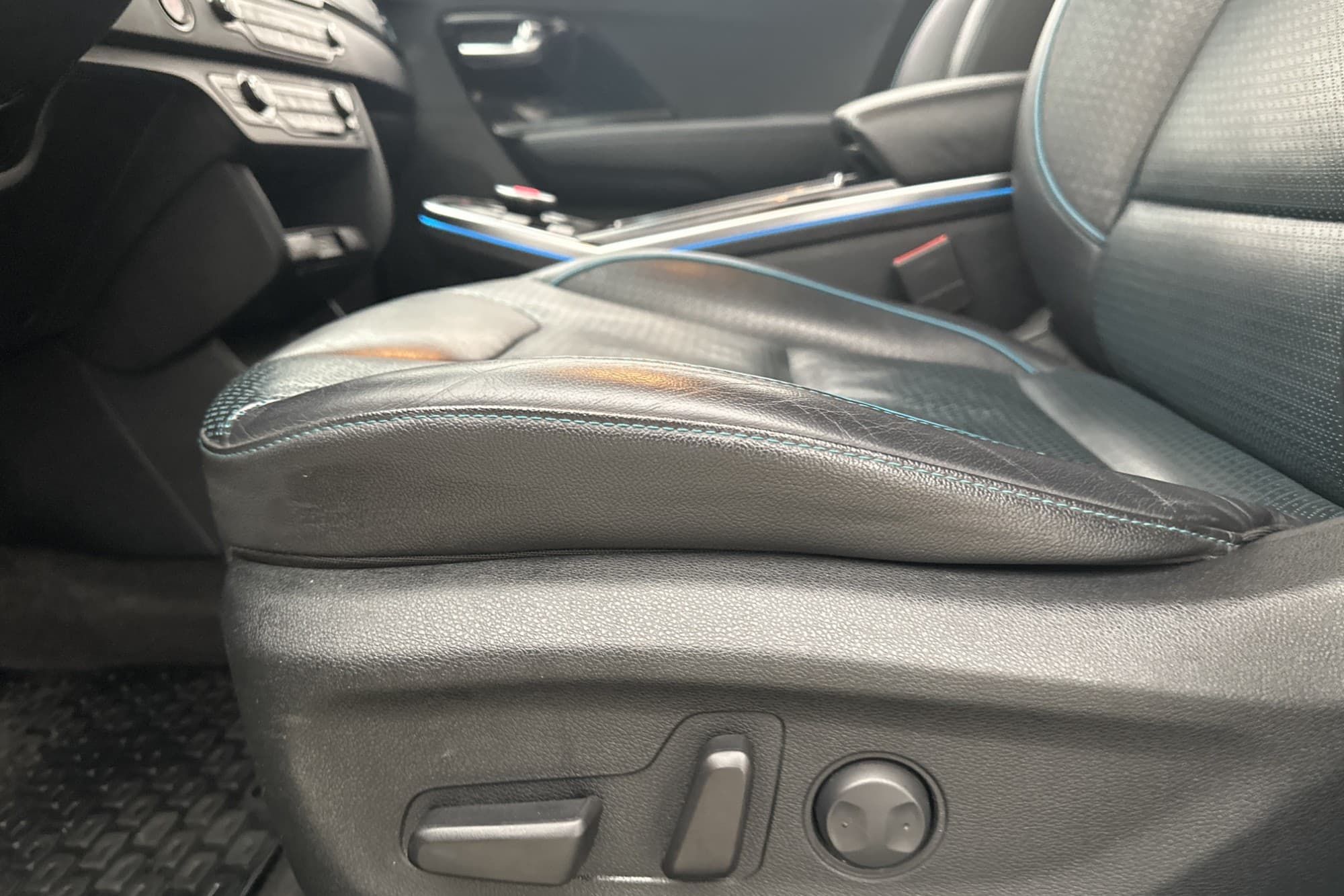 Kia e-Niro 64 kWh 204hk Advance Plus Kamera CarPlay Skinn