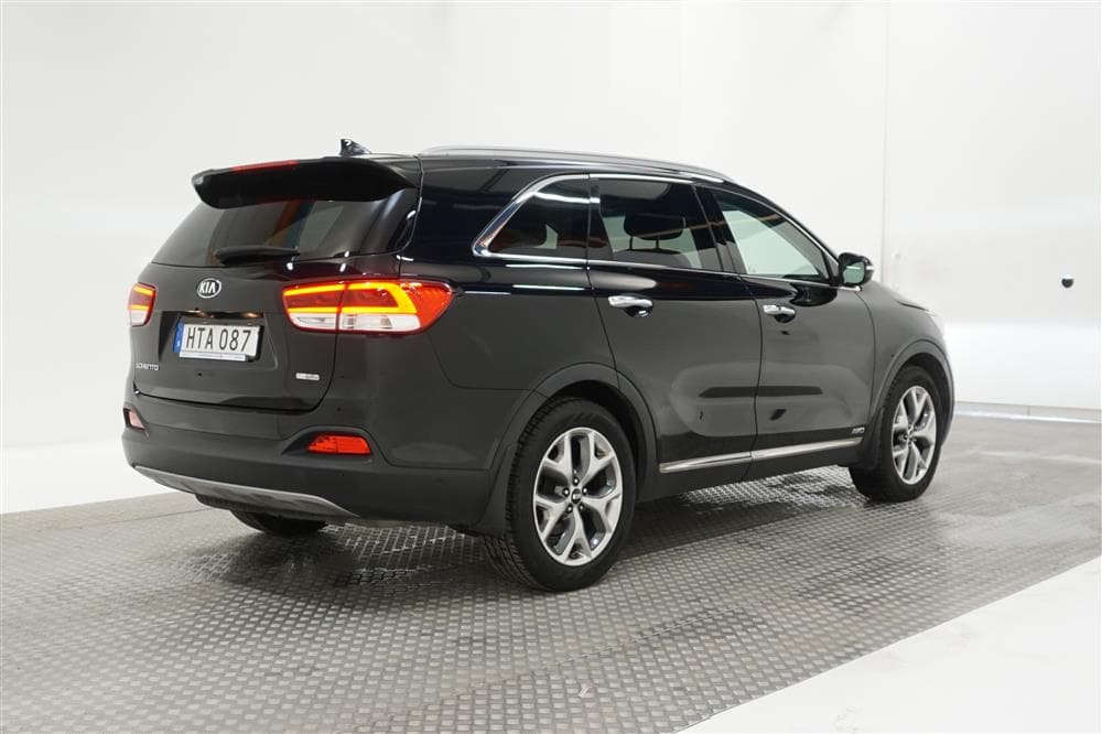 Kia Sorento 2.2 CRDi 200hk 7-Sits Pano Skinn Infinity B-Kamexteriör