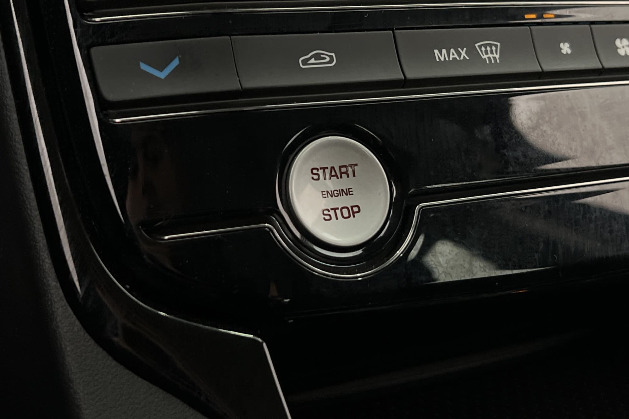 Jaguar XE 20d Automatisk 180hk Motorvärmare Kamera Rattvärme