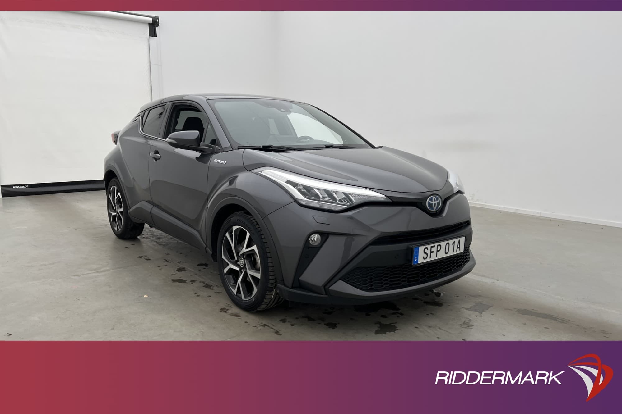 Toyota C-HR Hybrid 122hk