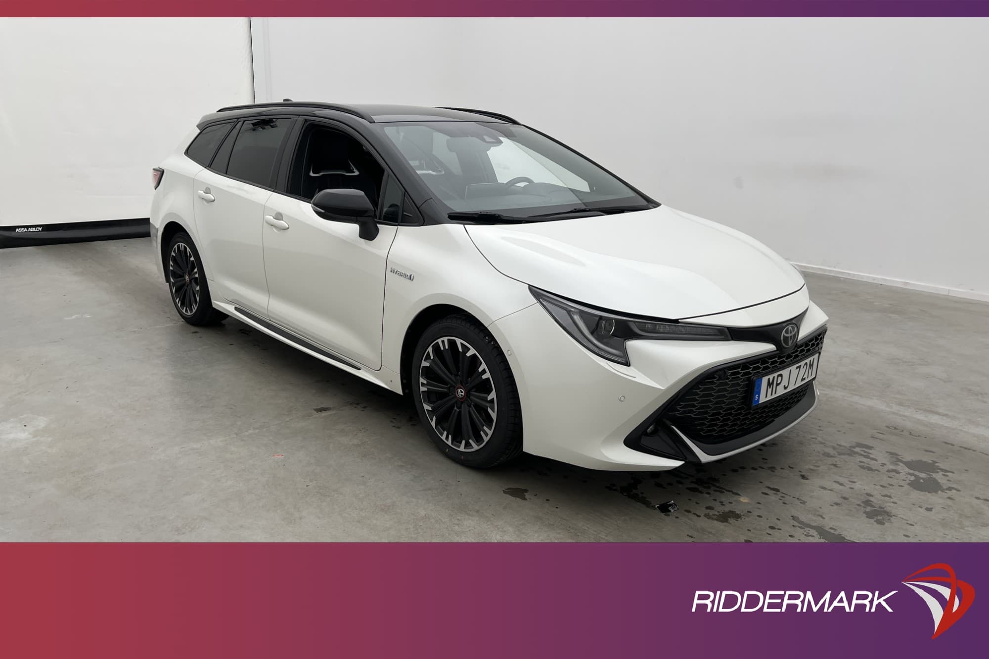 Toyota Corolla Touring Hybrid 184hk