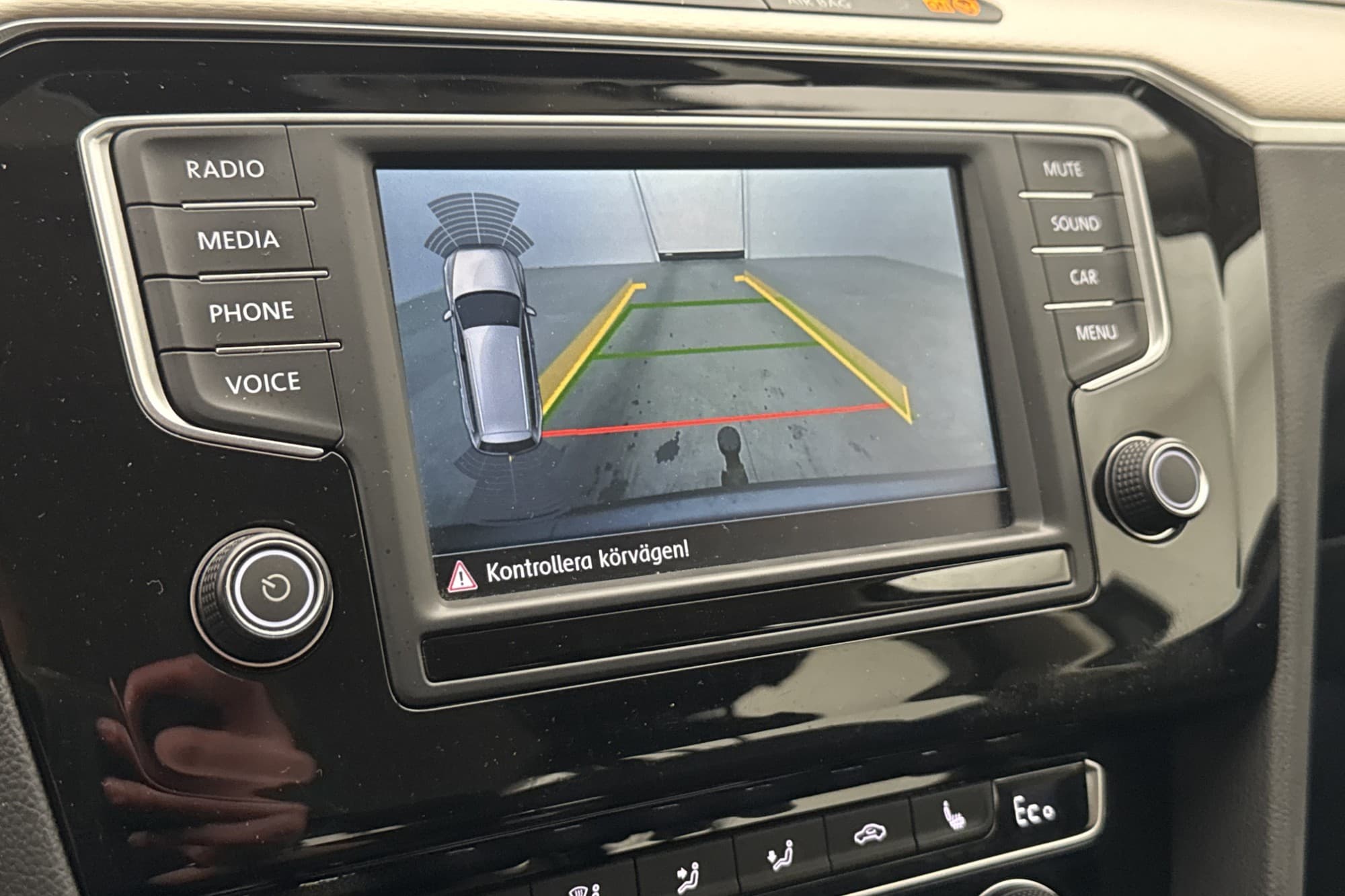 Volkswagen Passat GTE 1.4 TSI 218hk Kamera Drag Carplay Värm