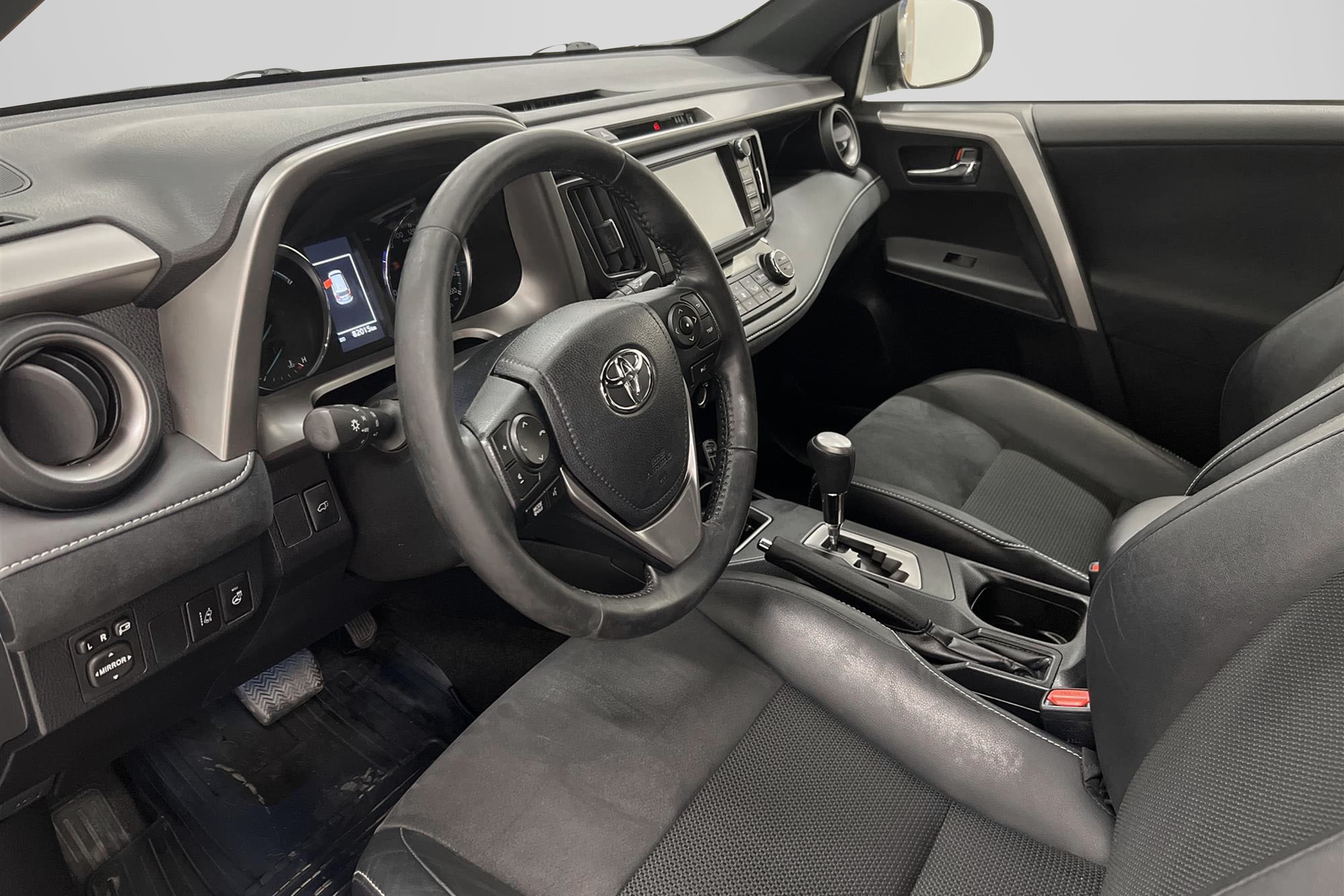 Toyota  Hybrid 2.5 AWD CVT 197hk M-Värm B-Kam Drag 0,56L/mil