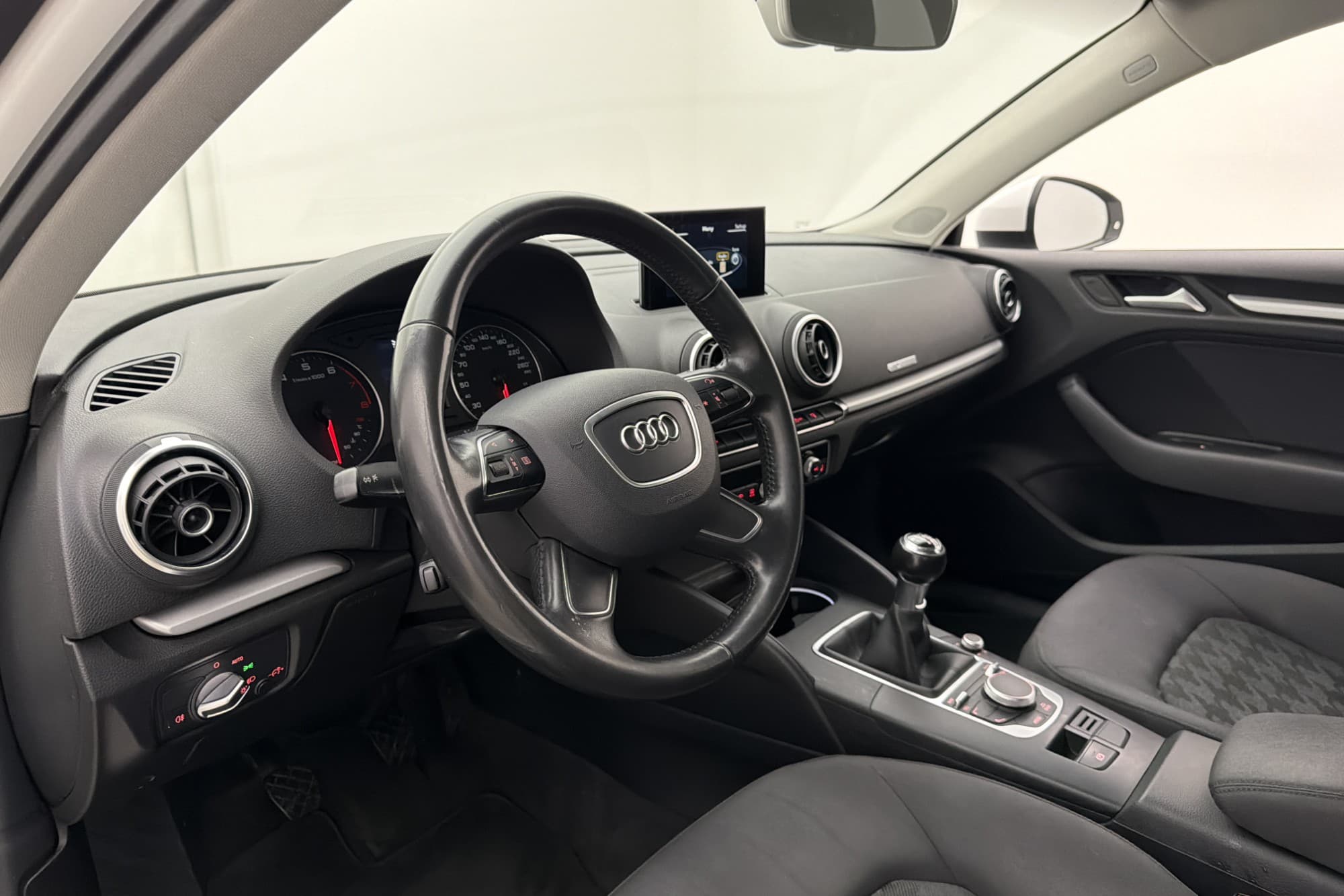 Audi A3 Sportback 1.2 TFSI Attraction Sensorer 2-Zons Nyserv