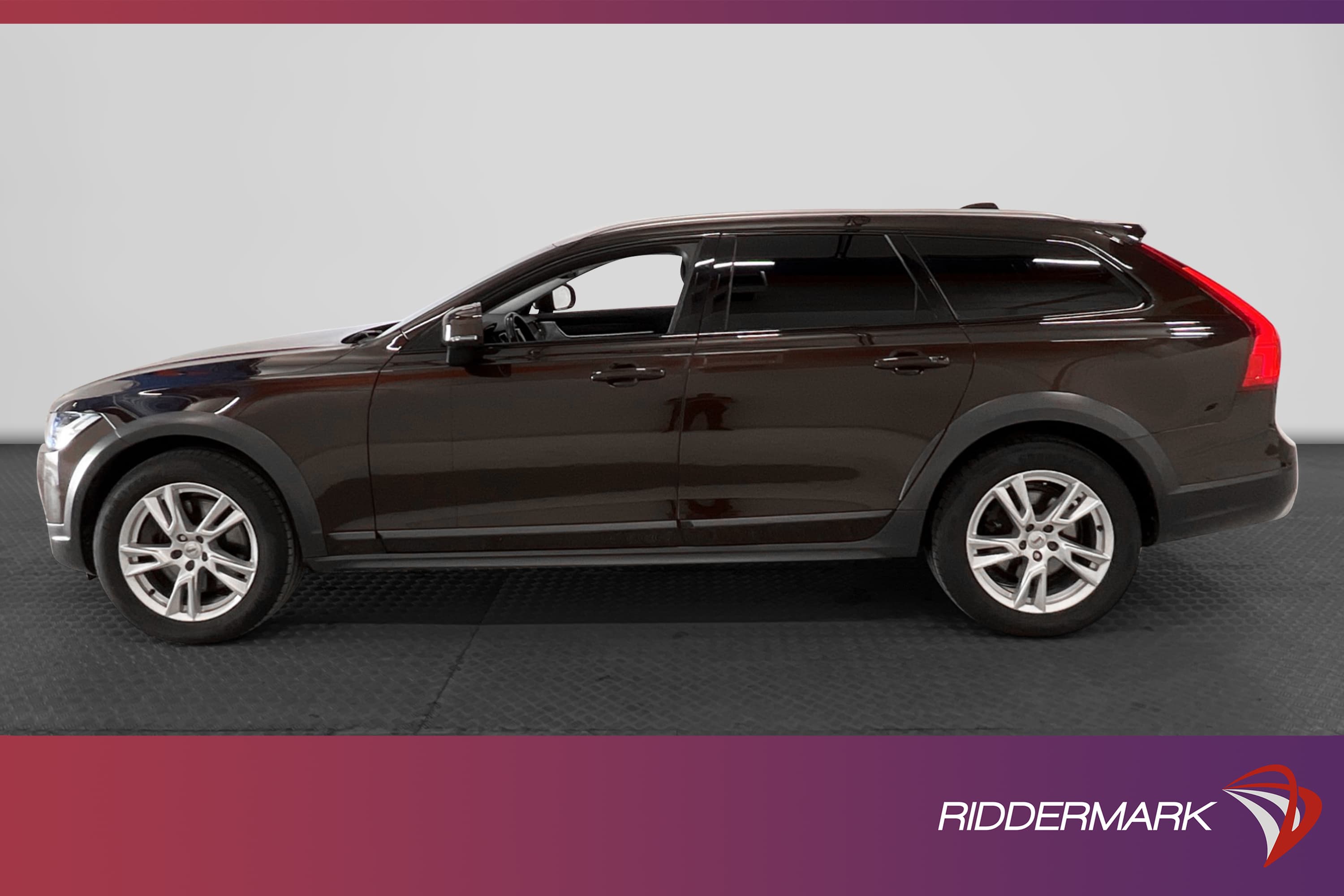 Volvo V90 Cross Country D4 AWD