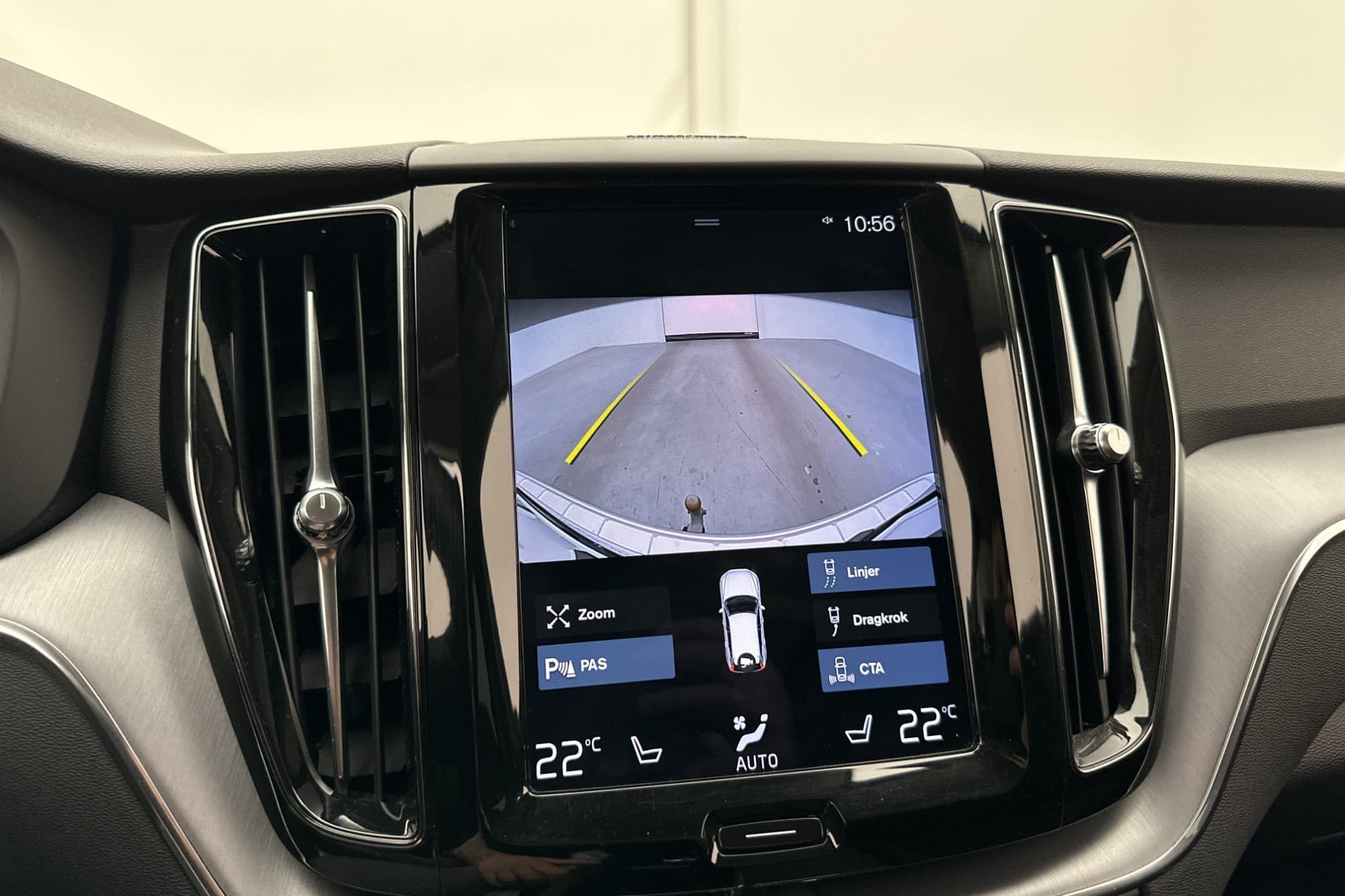 Volvo XC60 B4 AWD Advanced Kamera Värmare H/K Drag CarPlay