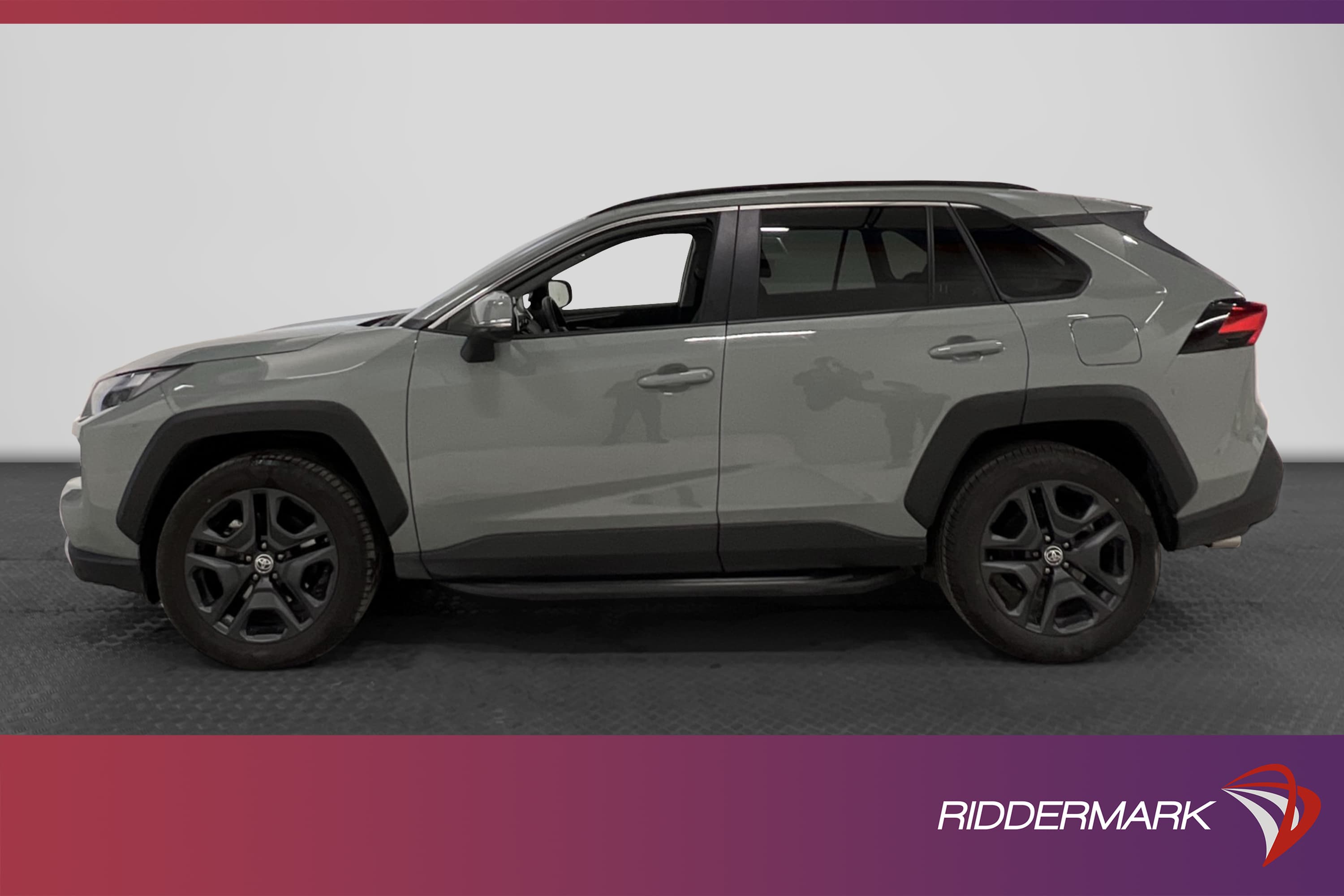 Toyota RAV4 Hybrid AWD CVT 222hk