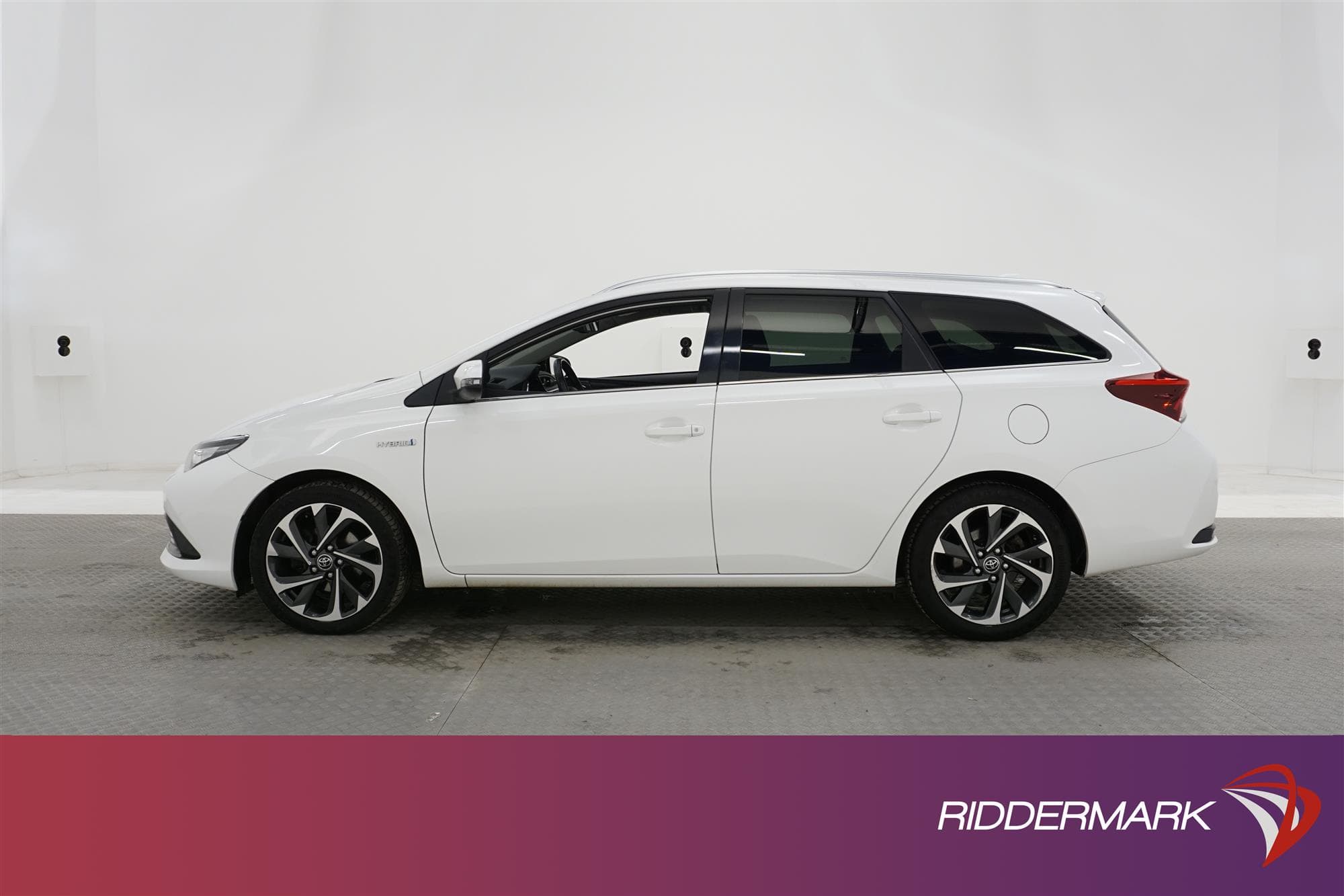 Toyota  Auris 1.8 HSD Touring Sports 136hk