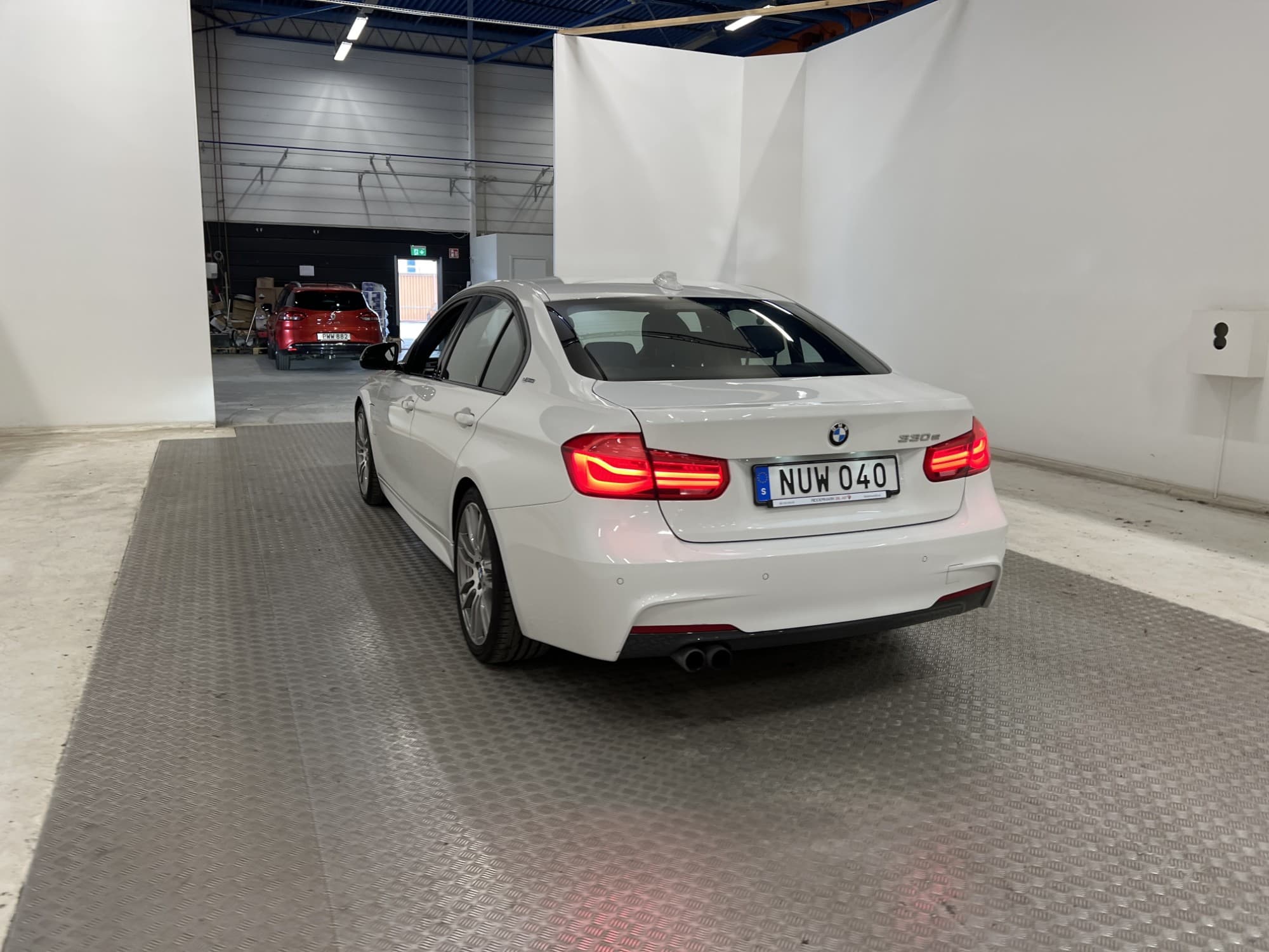 BMW 330e Sedan 252hk