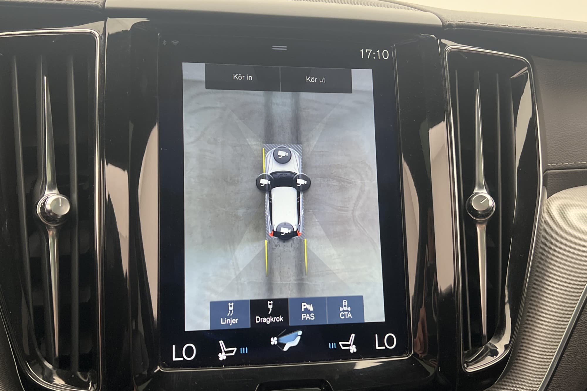 Volvo XC60 Recharge T8 AWD R-Design VOC Pano HUD Drag 360°