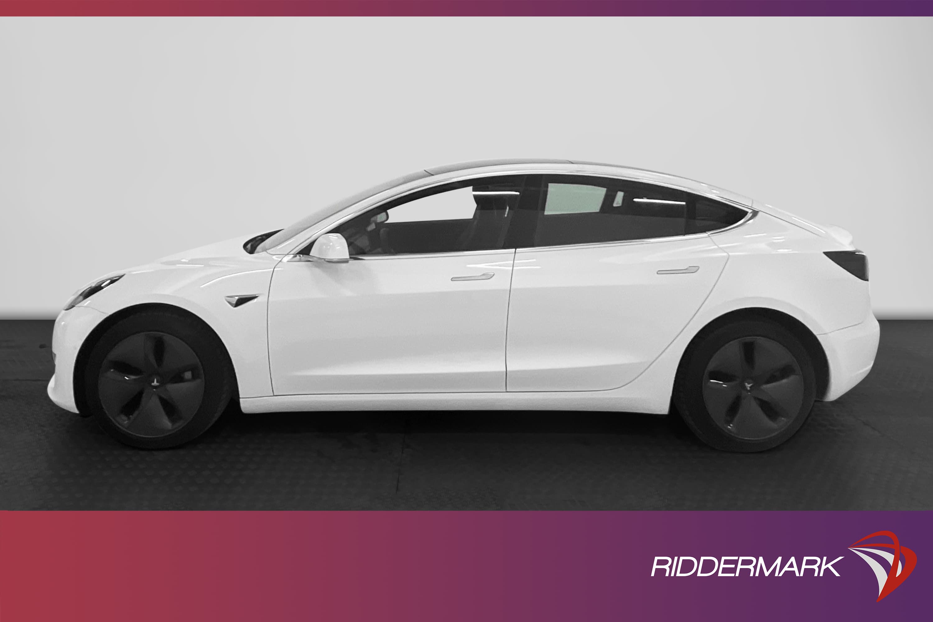 Tesla Model 3 Long Range AWD 440hk Svensksåld Autopilot