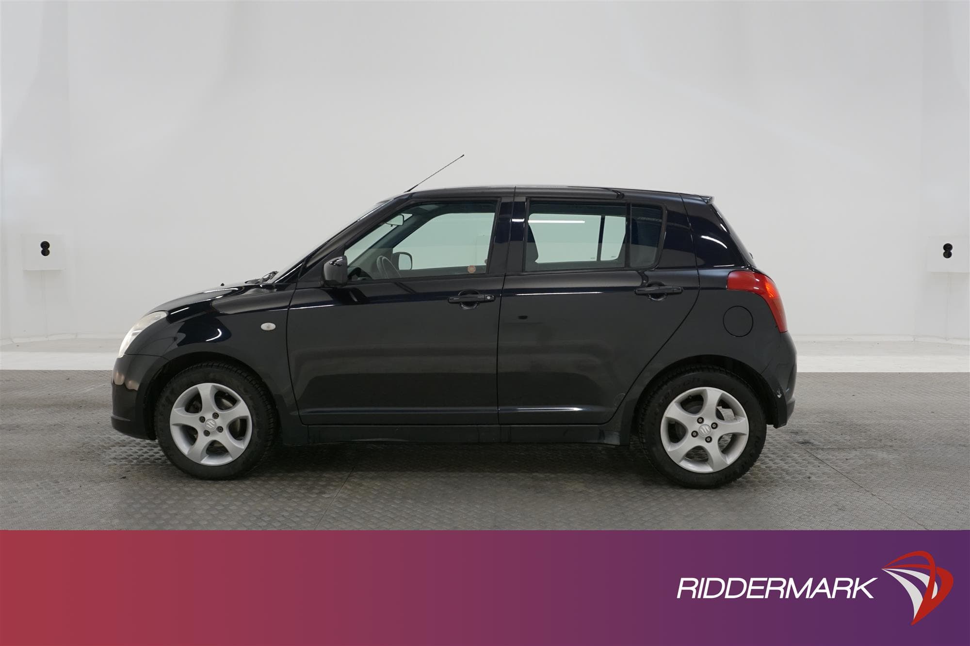 Suzuki Swift 1.3 92hk  2 Brukare Nyservad Låg Skatt