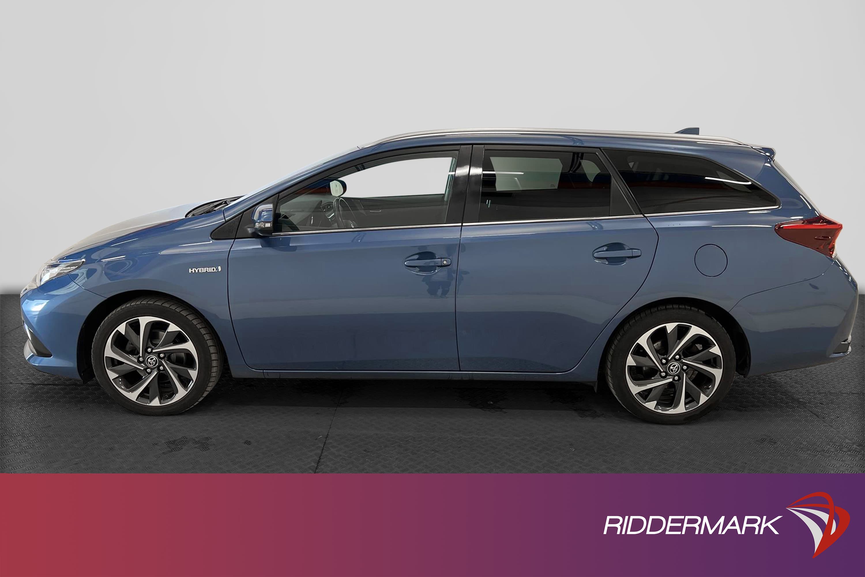 Toyota Auris TS Hybrid e-CVT 136hk