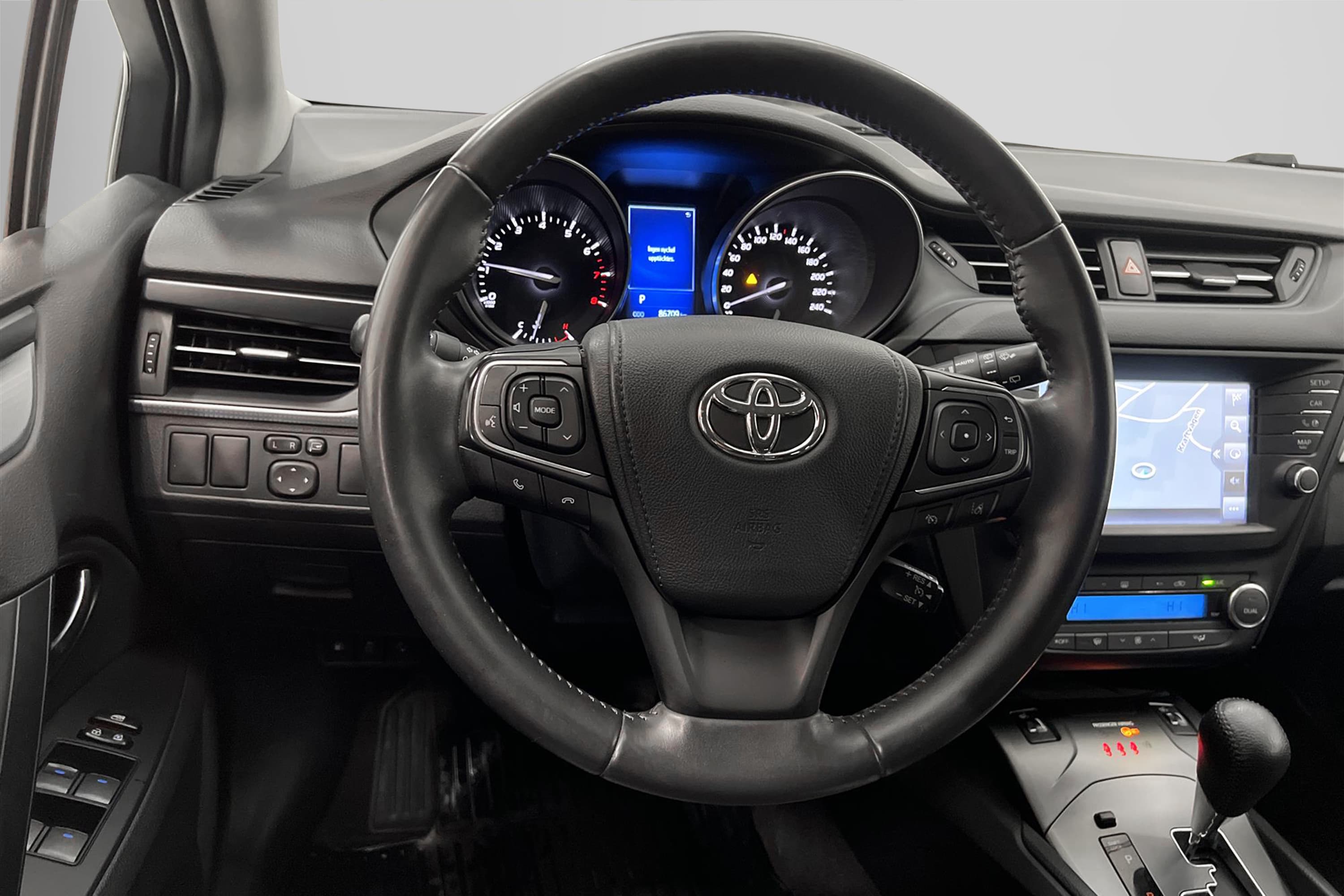 Toyota Avensis 2.0 152hk M&K-Värmare Navi Drag B-Kam Skinn 