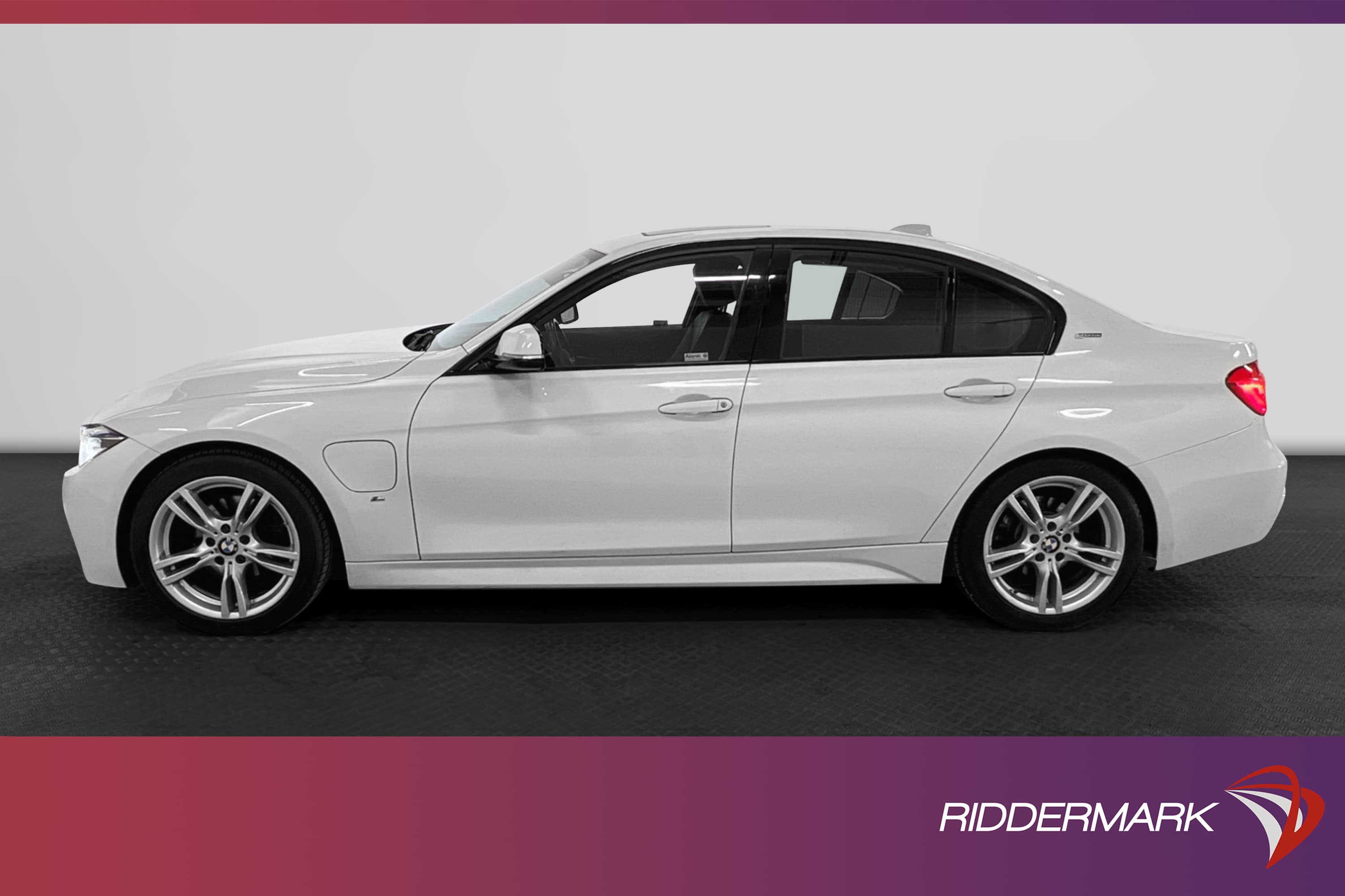 BMW 330e Sedan 252hk